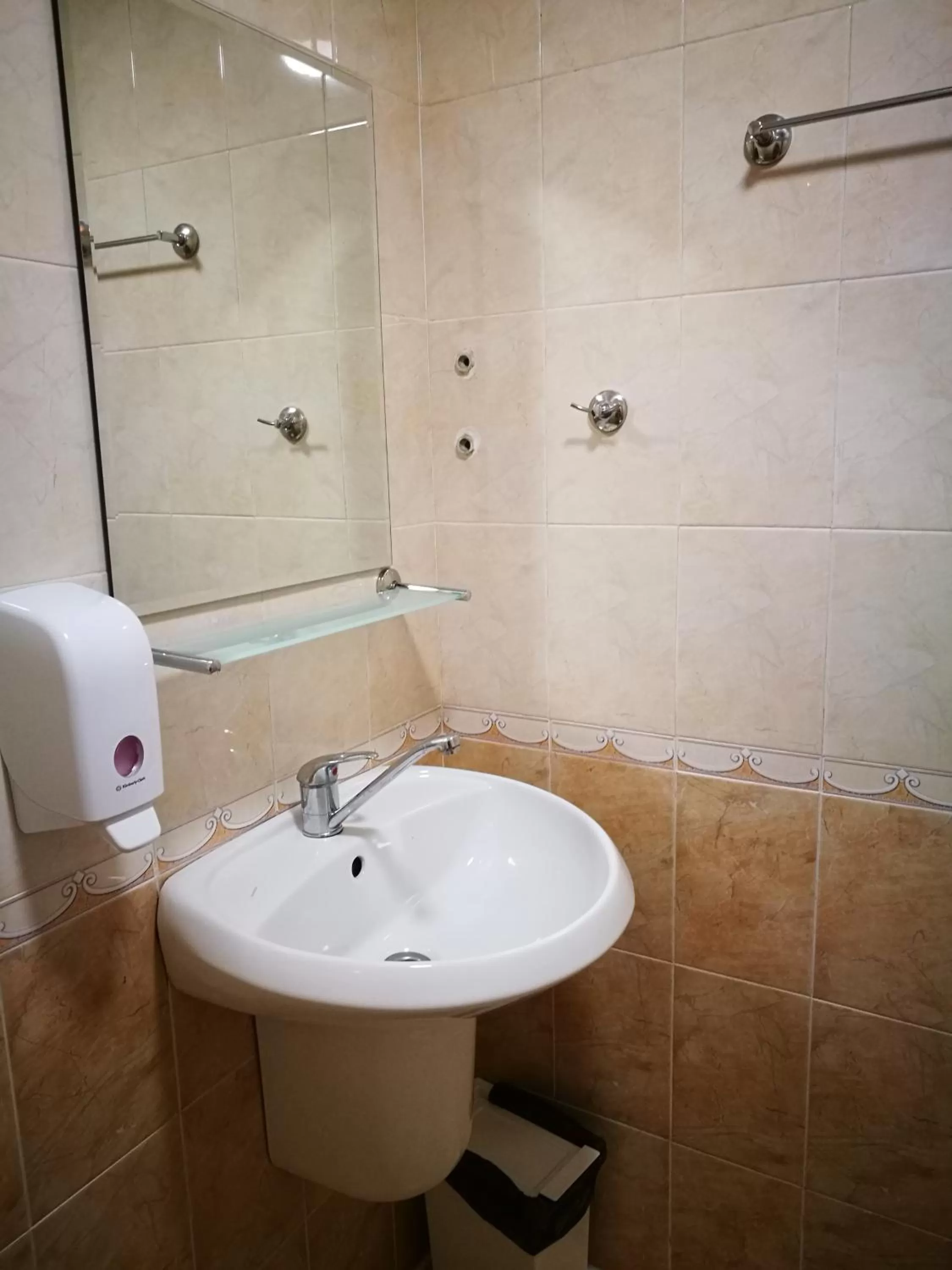 Bathroom in Hotel Paradise