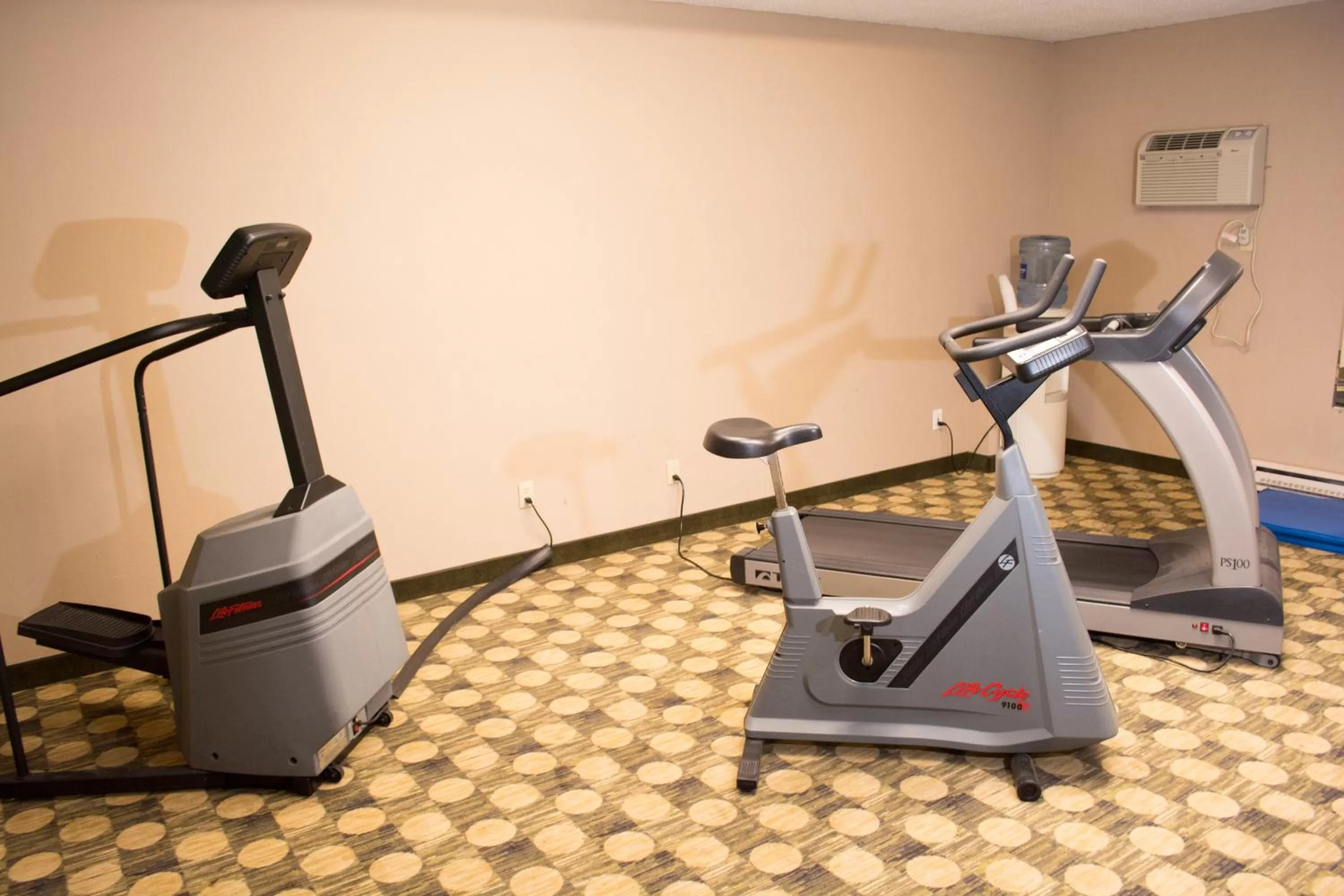 Fitness centre/facilities in Days Inn by Wyndham Klamath Falls