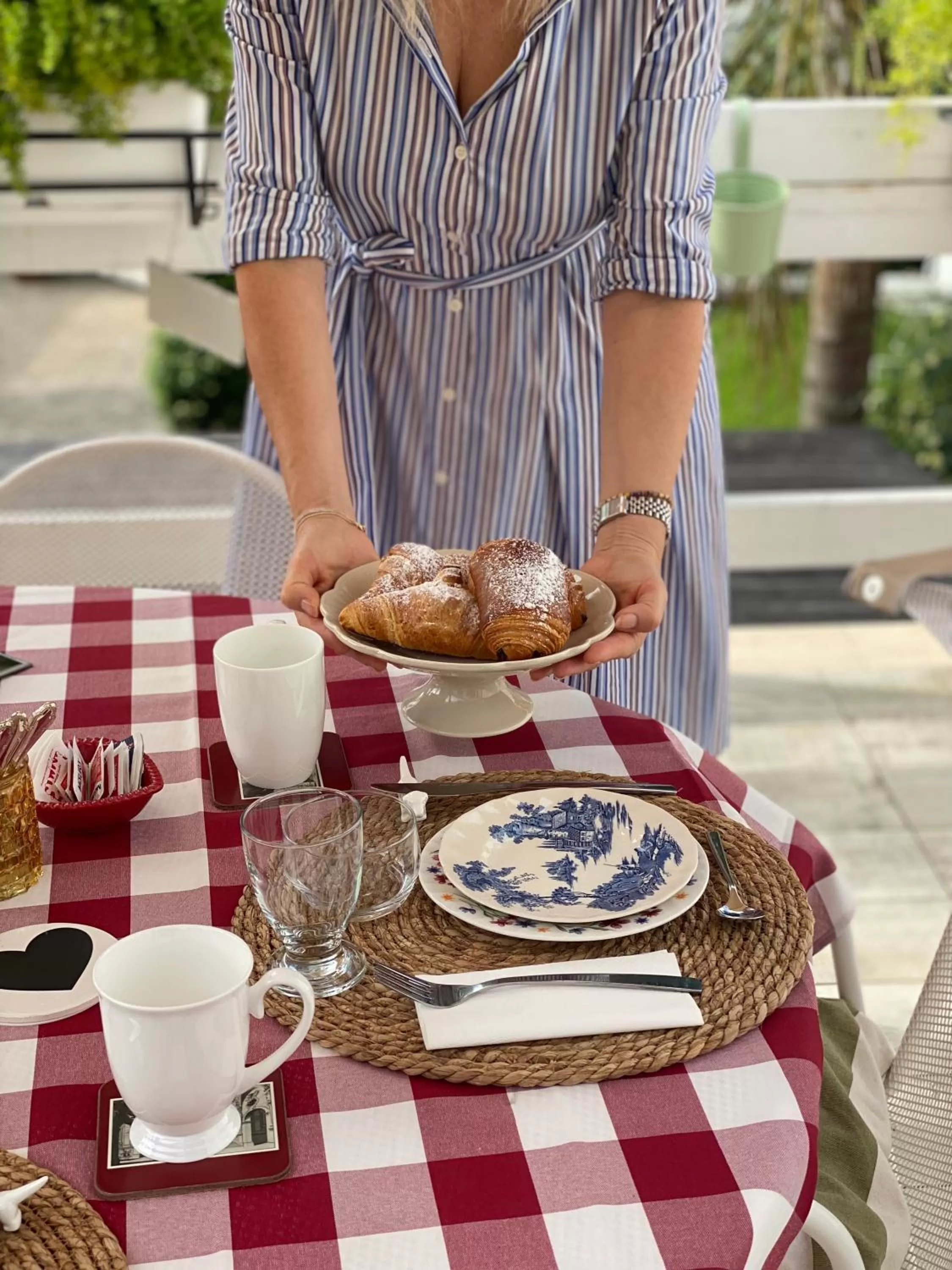 Food and drinks in Villa Volli Three Rooms