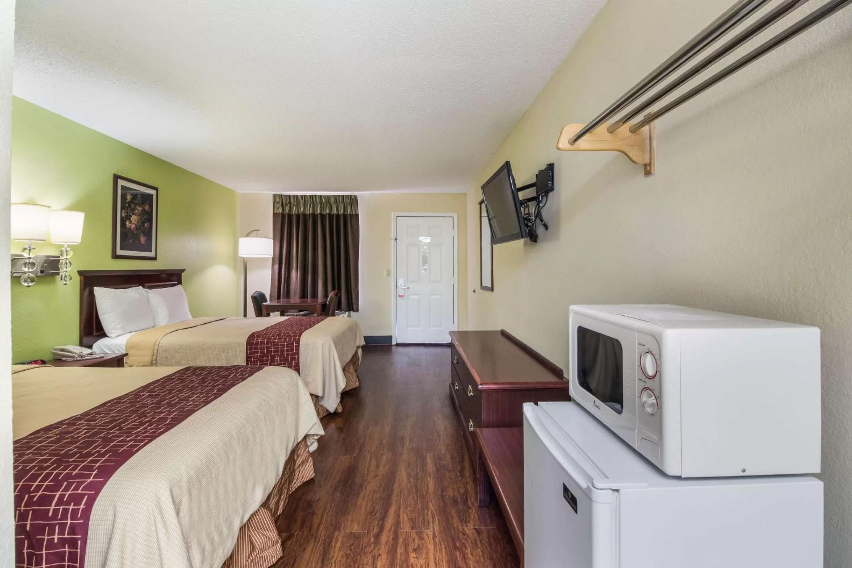 Photo of the whole room, Bed in Rodeway Inn Bolivar