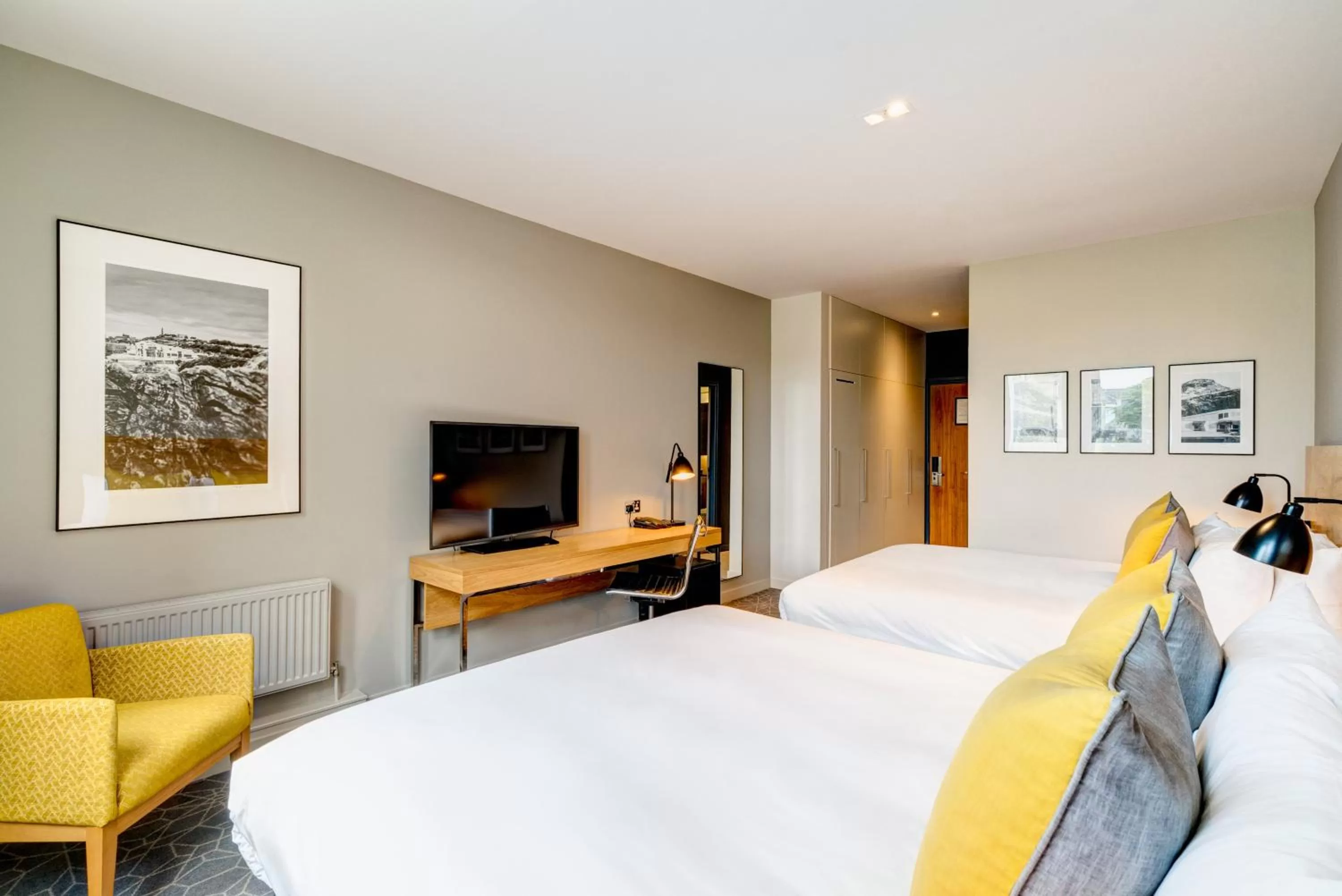 TV and multimedia, Bed in Apex Grassmarket Hotel