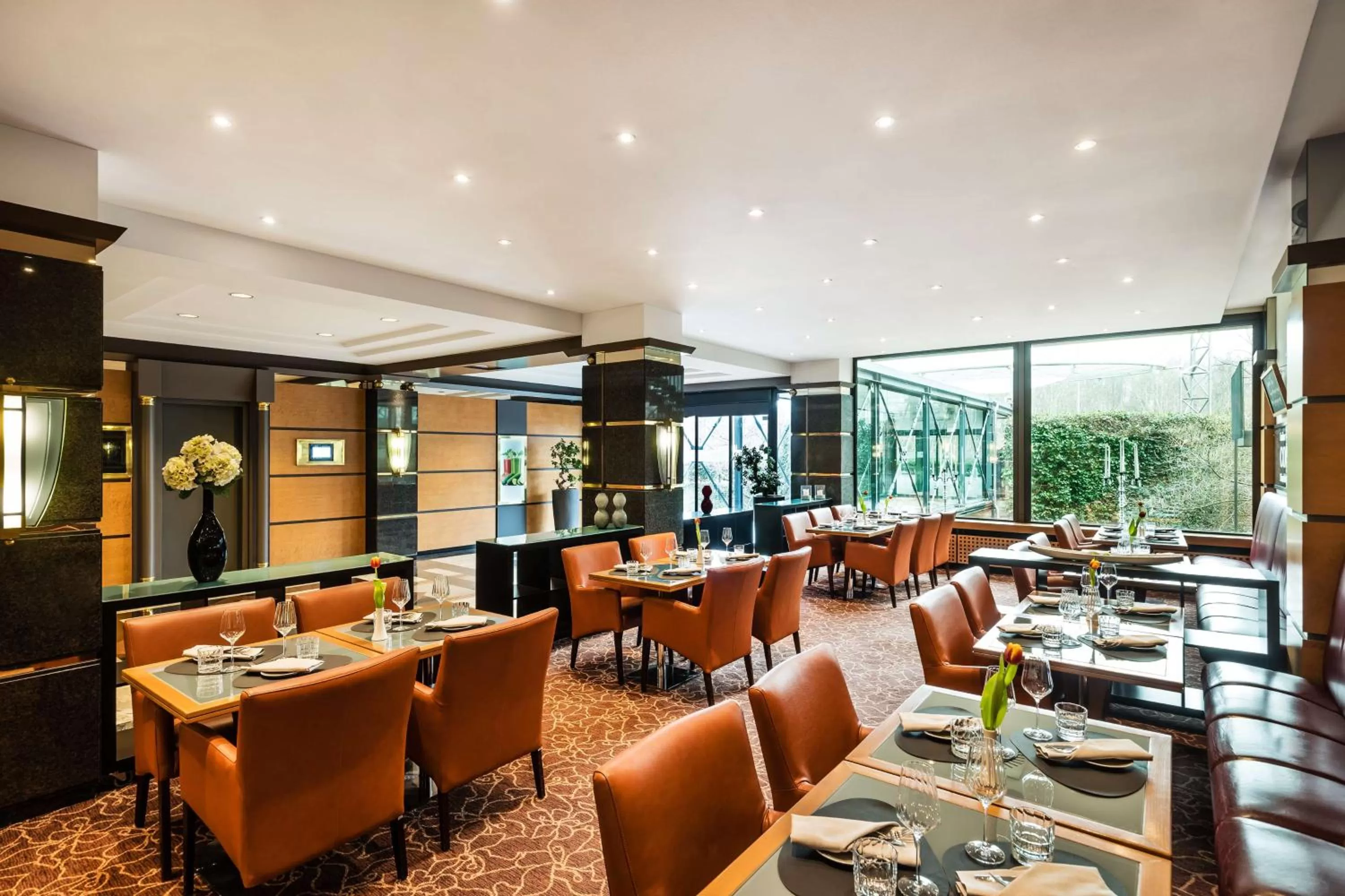 Restaurant/places to eat in Lindner Hotel Dusseldorf Seestern, part of JdV by Hyatt
