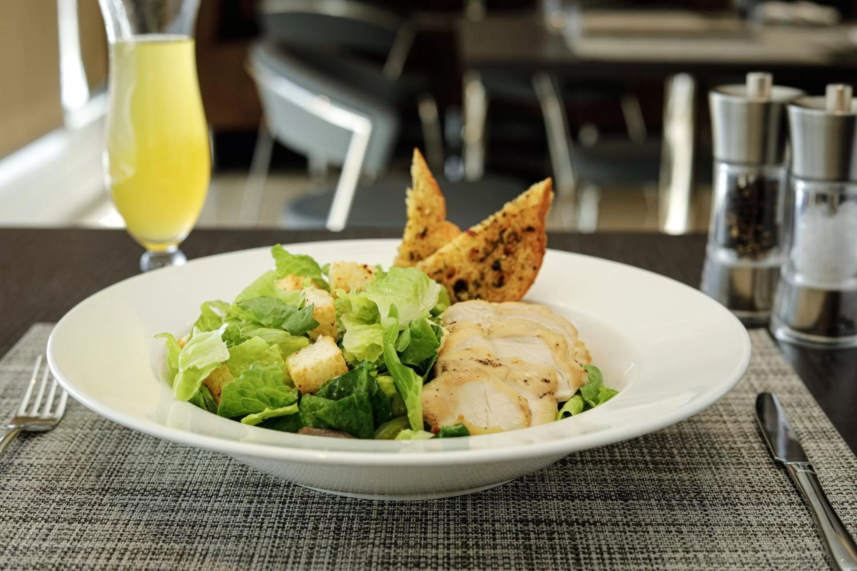 Restaurant/places to eat in Premier Inn Doha Airport