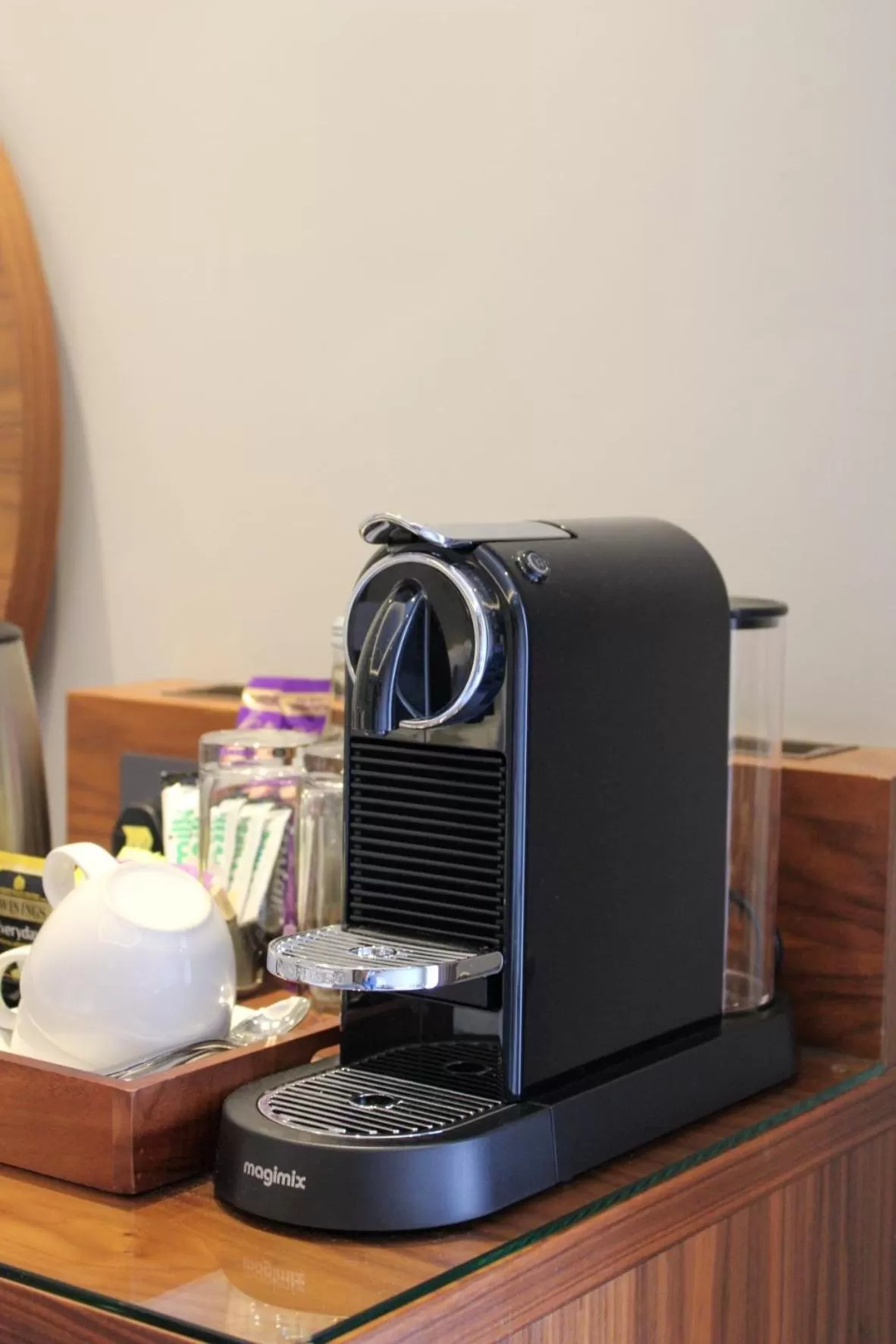 Coffee/tea facilities in One Warwick Park Hotel