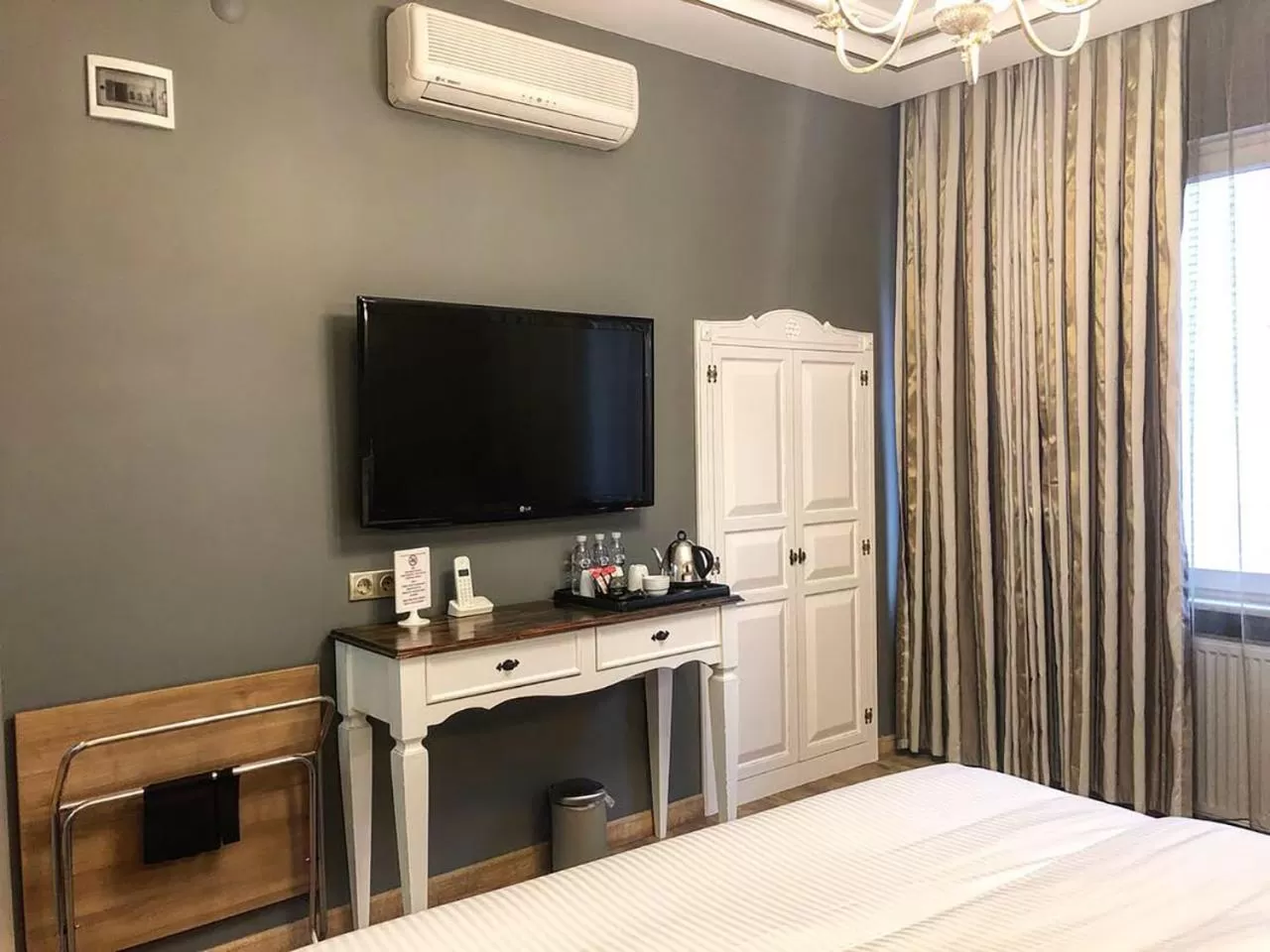 Photo of the whole room, Bed in My Dora Hotel