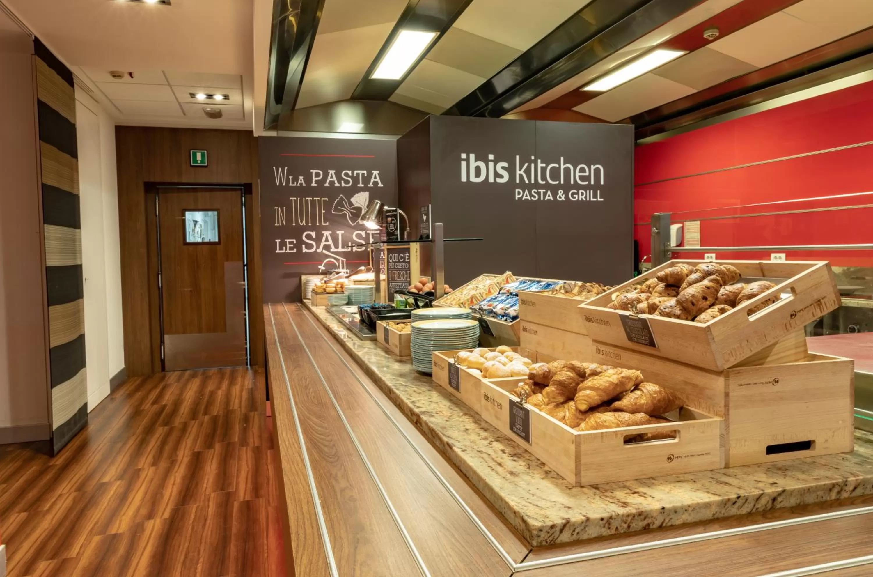 Buffet breakfast in Hotel Ibis Milano Malpensa