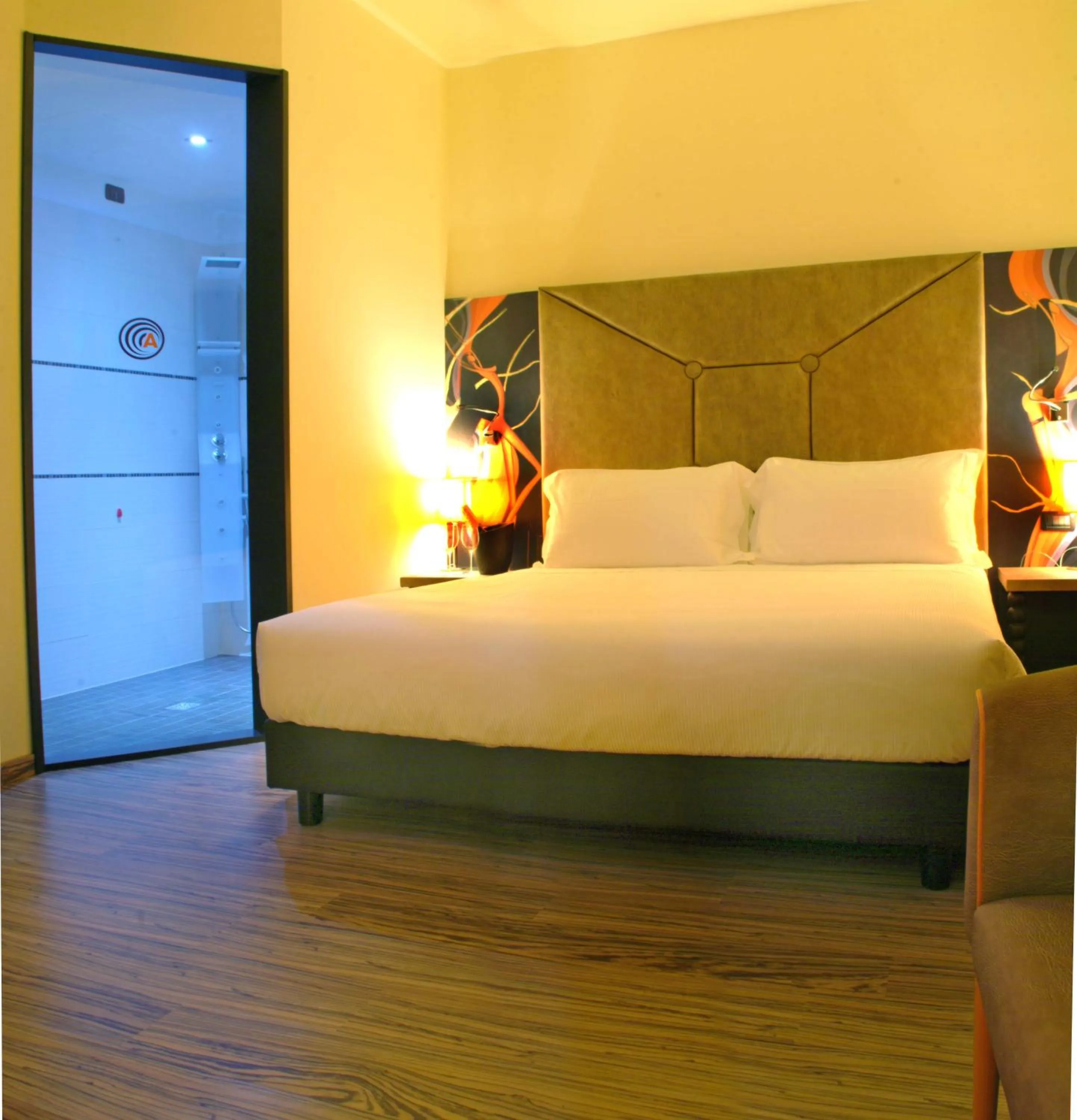 Shower, Bed in Amatì Design Green Hotel