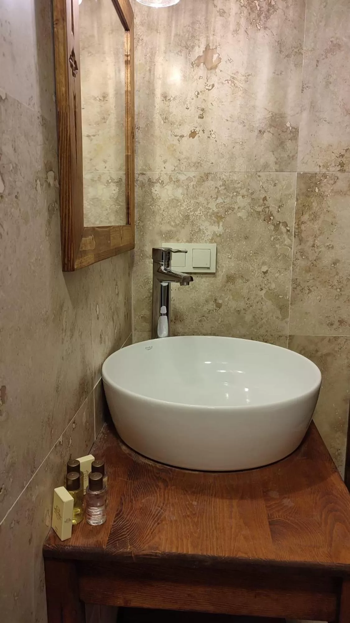 Bathroom in Balloon View Hotel