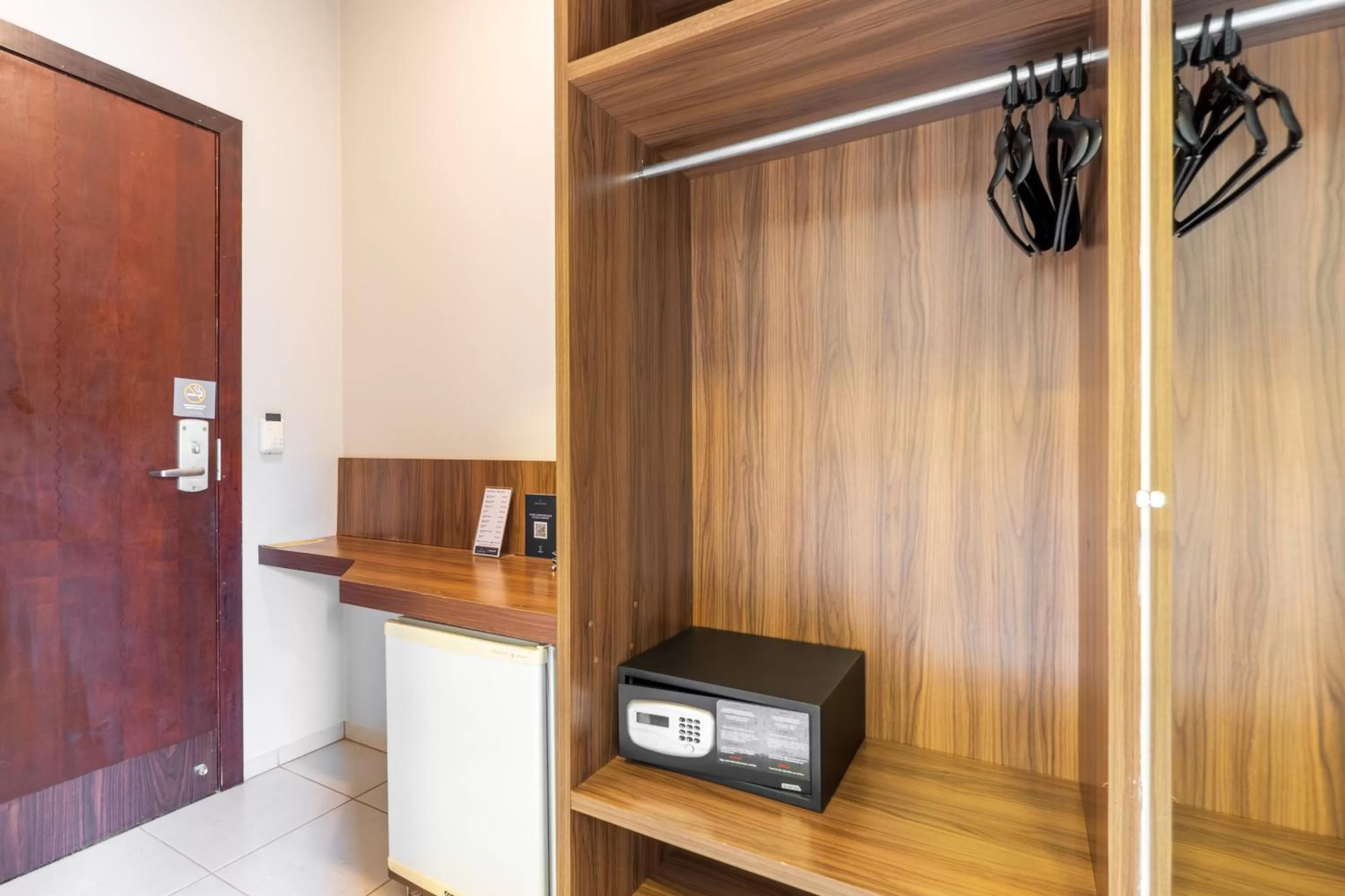 wardrobe in Ucayali Hotel