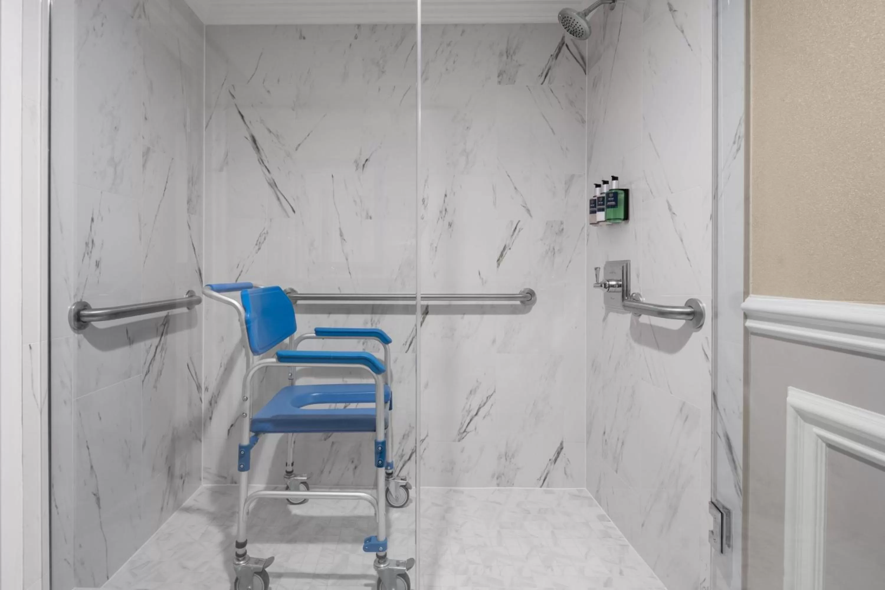 Bathroom in The Drake Oak Brook, Autograph Collection