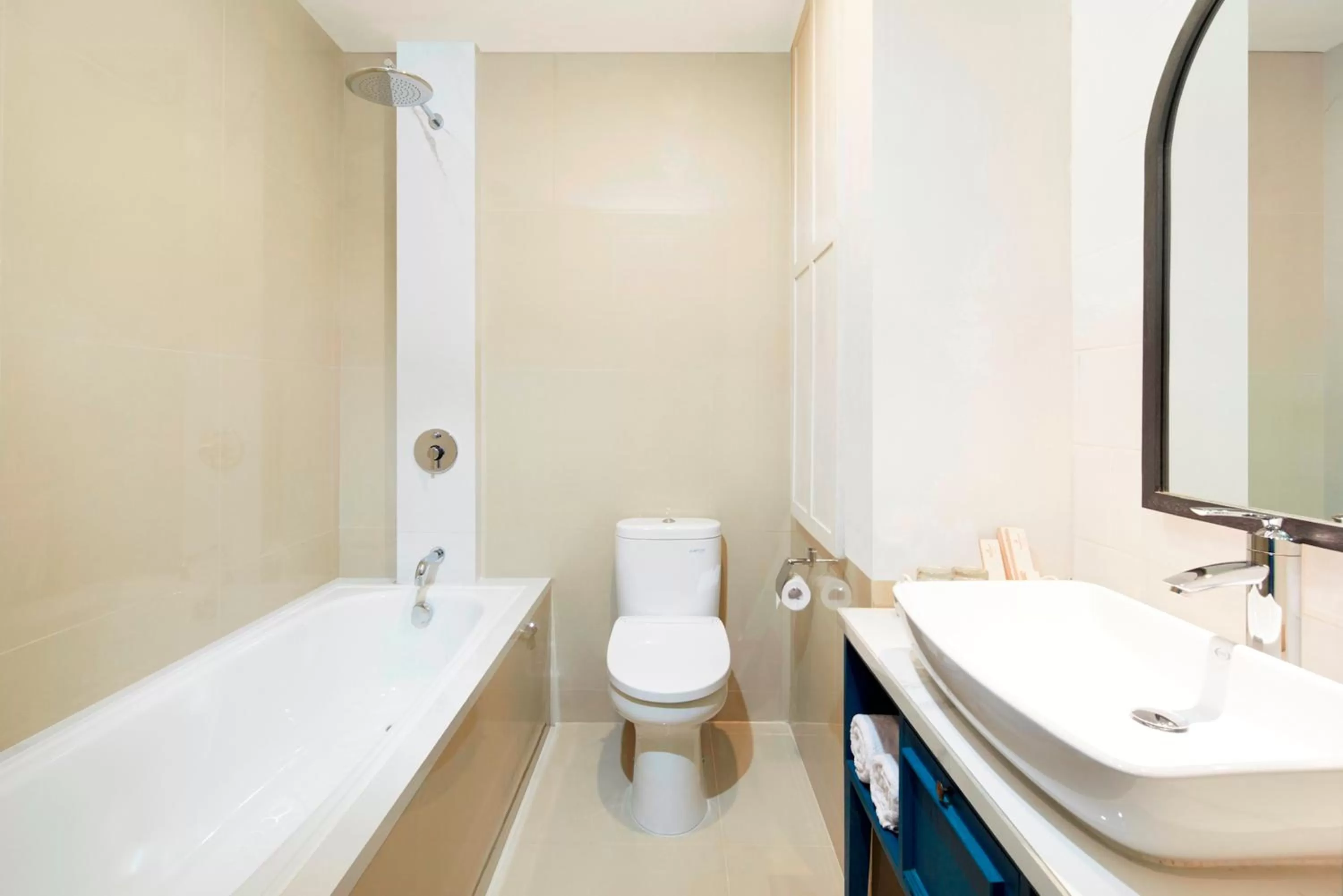 Bathroom in Jambuluwuk Thamrin Hotel