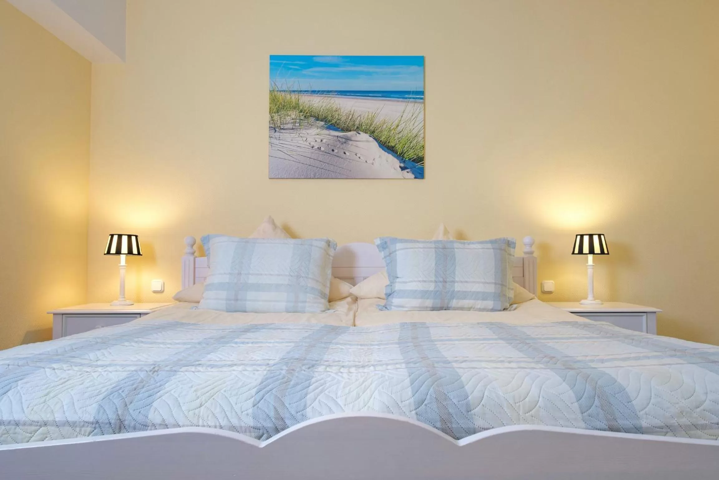 Staff, Bed in Hotel-Restaurant Holsteiner Hof