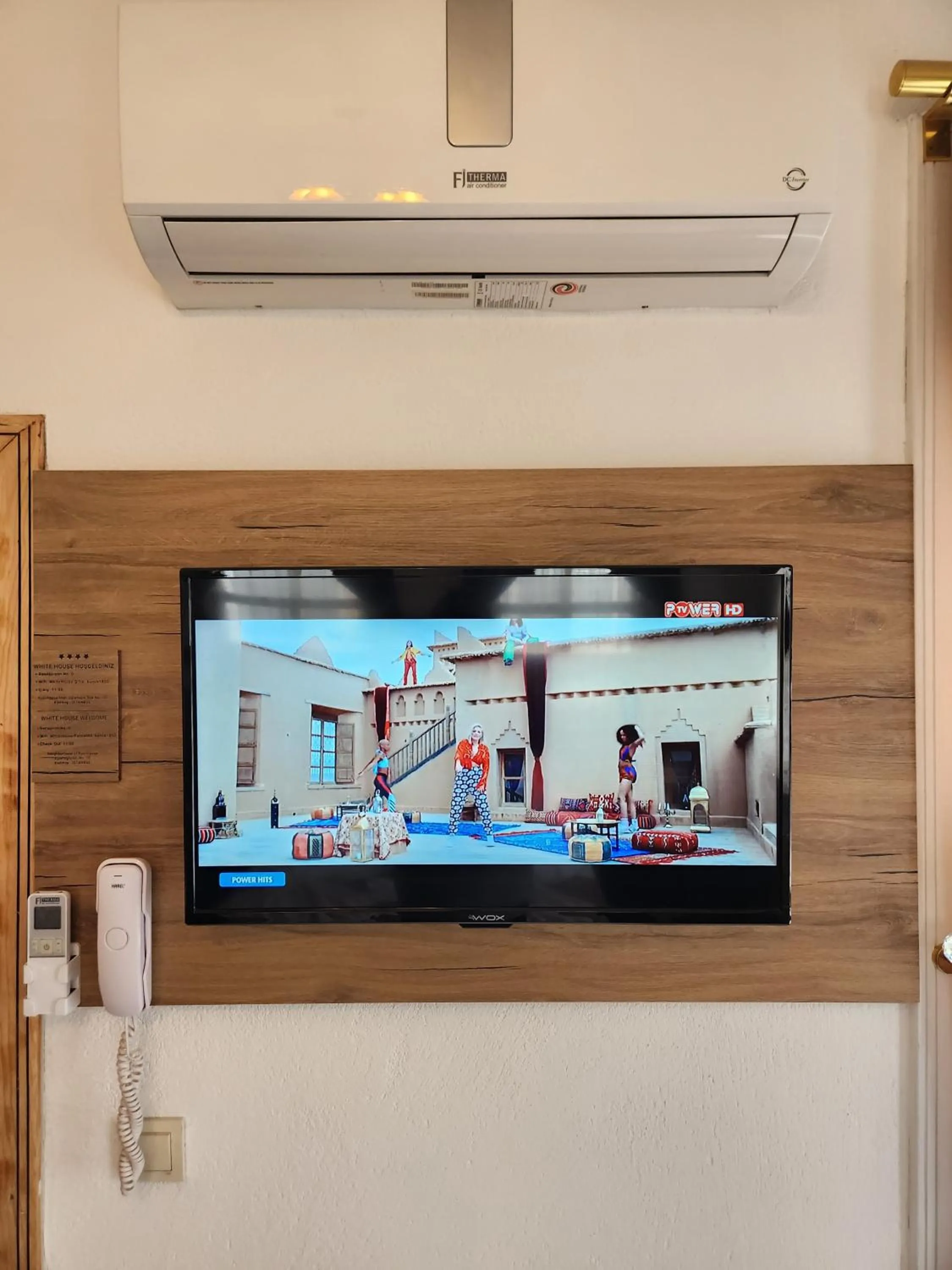 TV and multimedia in Kadıköy White House