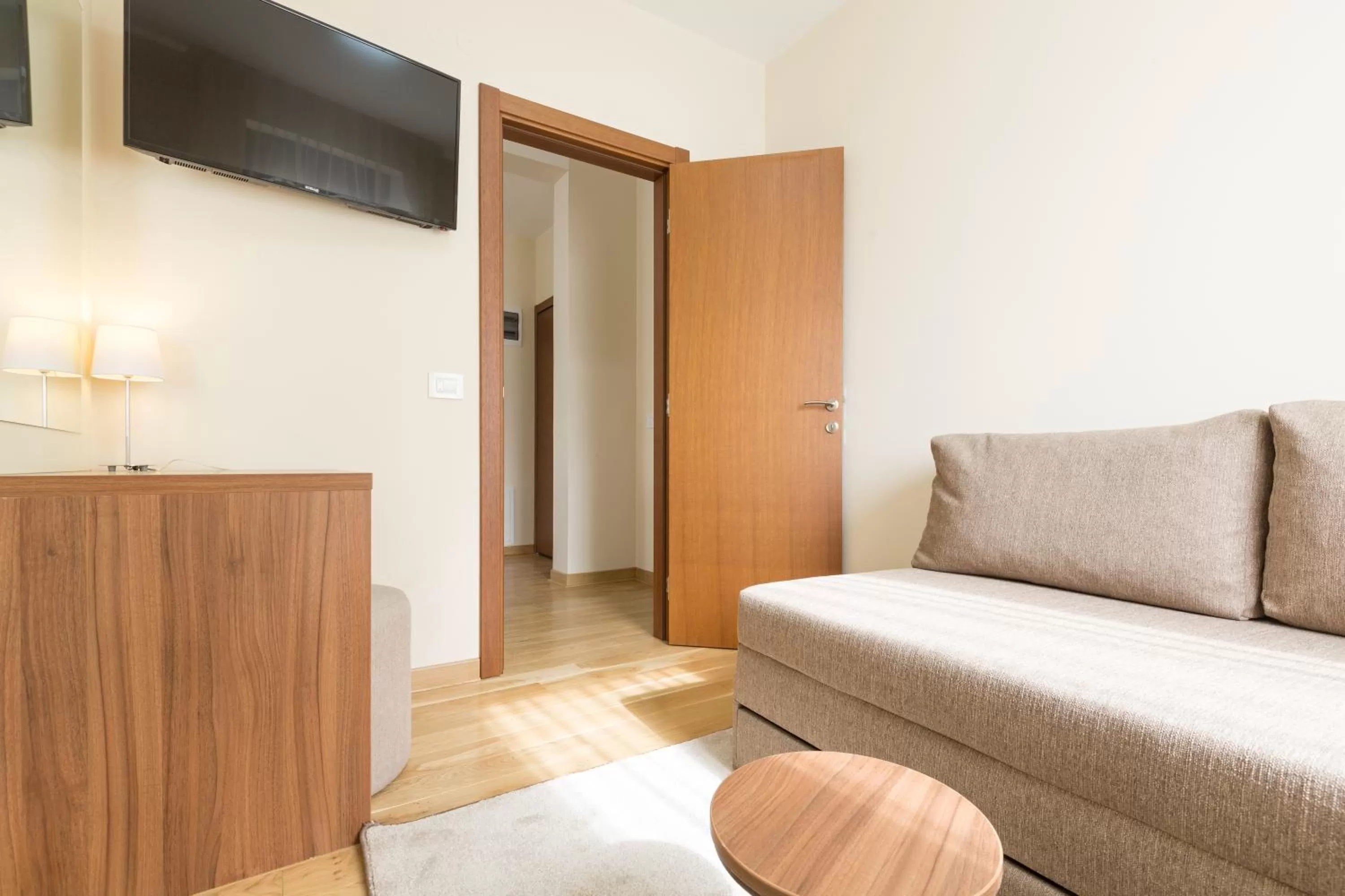 Decorative detail, Bed in Prime Hotel Apartmani