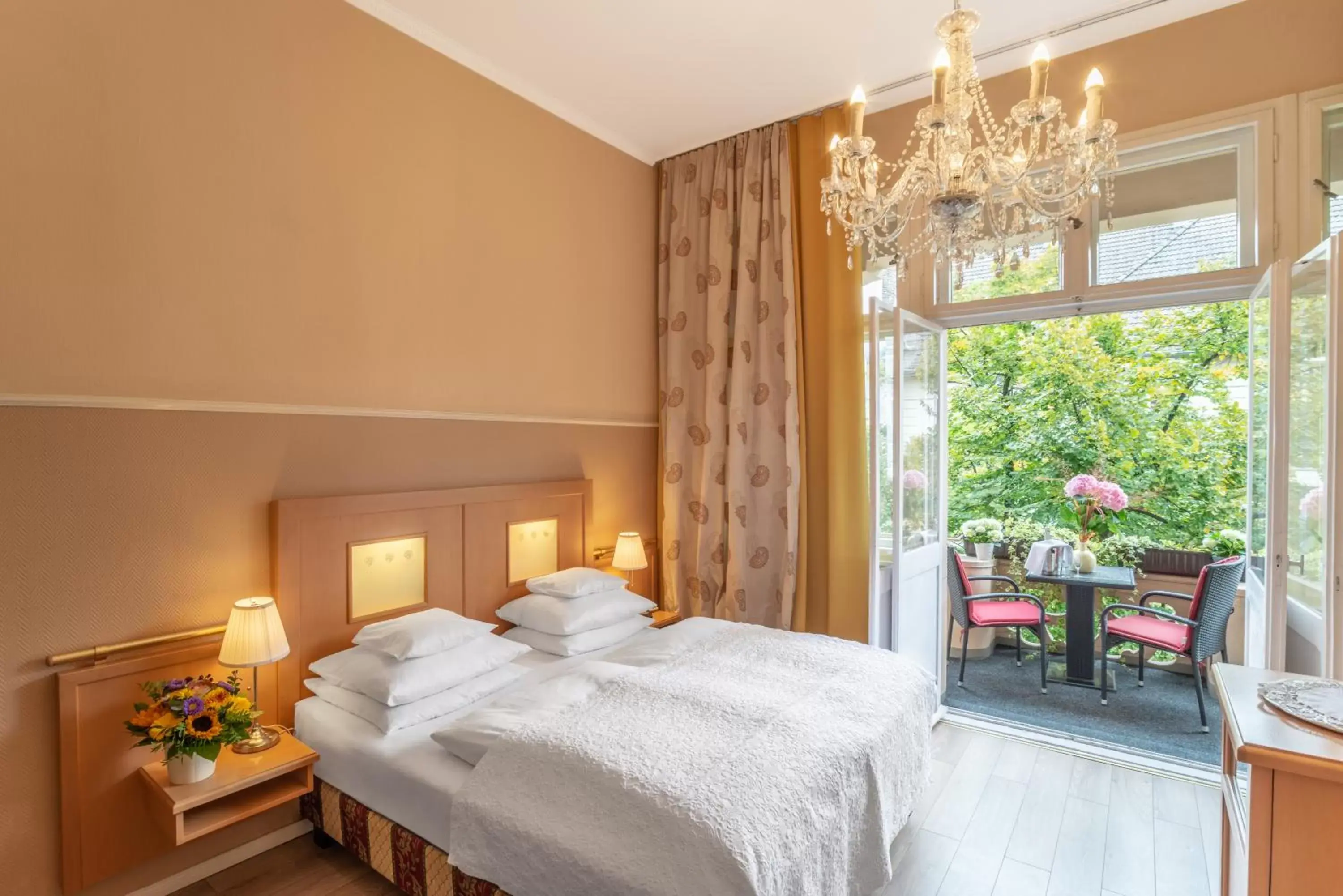 Double Room with Balcony in Hotel Augusta Am Kurfürstendamm Double Room with Balcony in Hotel Augusta Am Kurfürstendamm