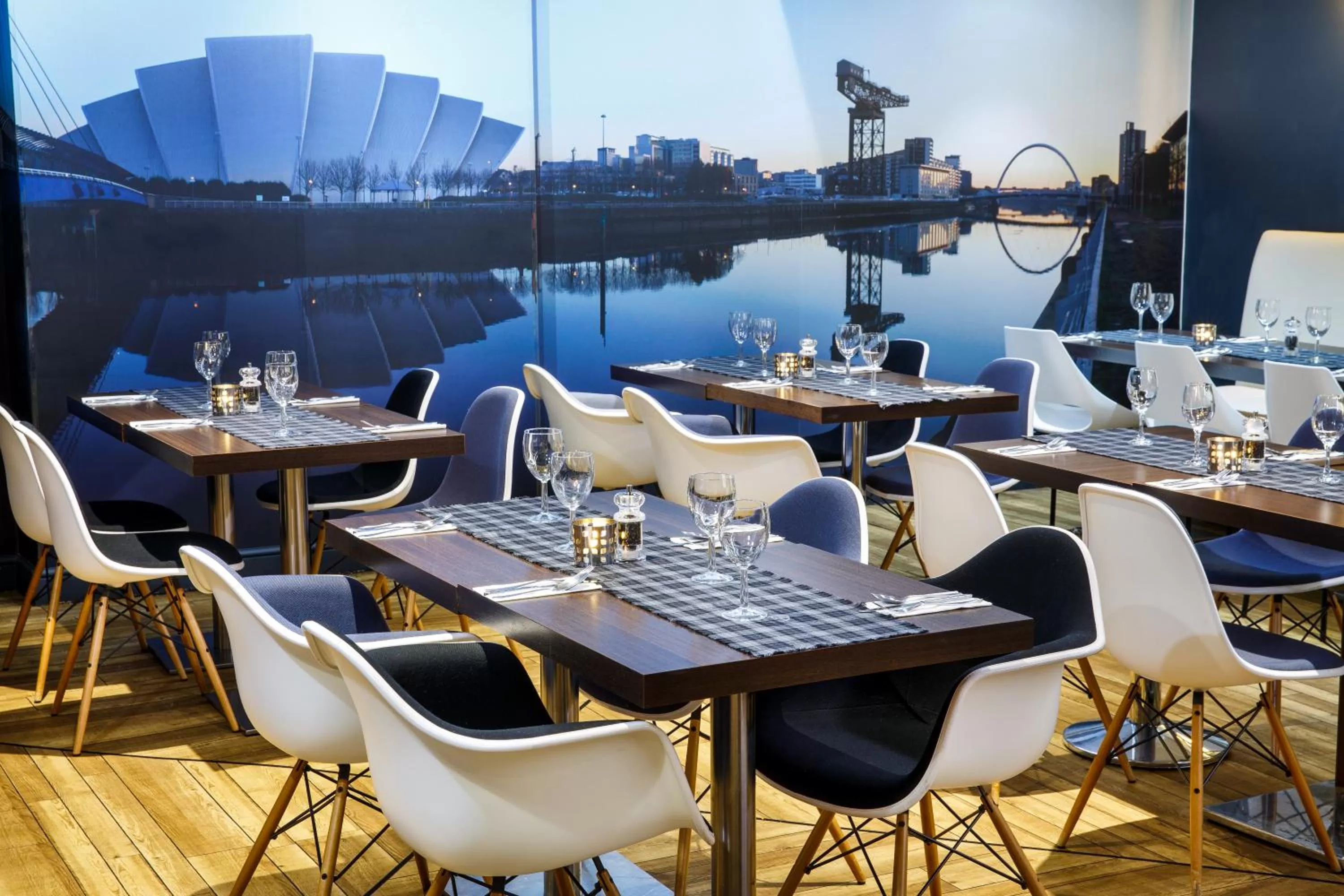 Food and drinks in ibis Glasgow City Centre – Sauchiehall St