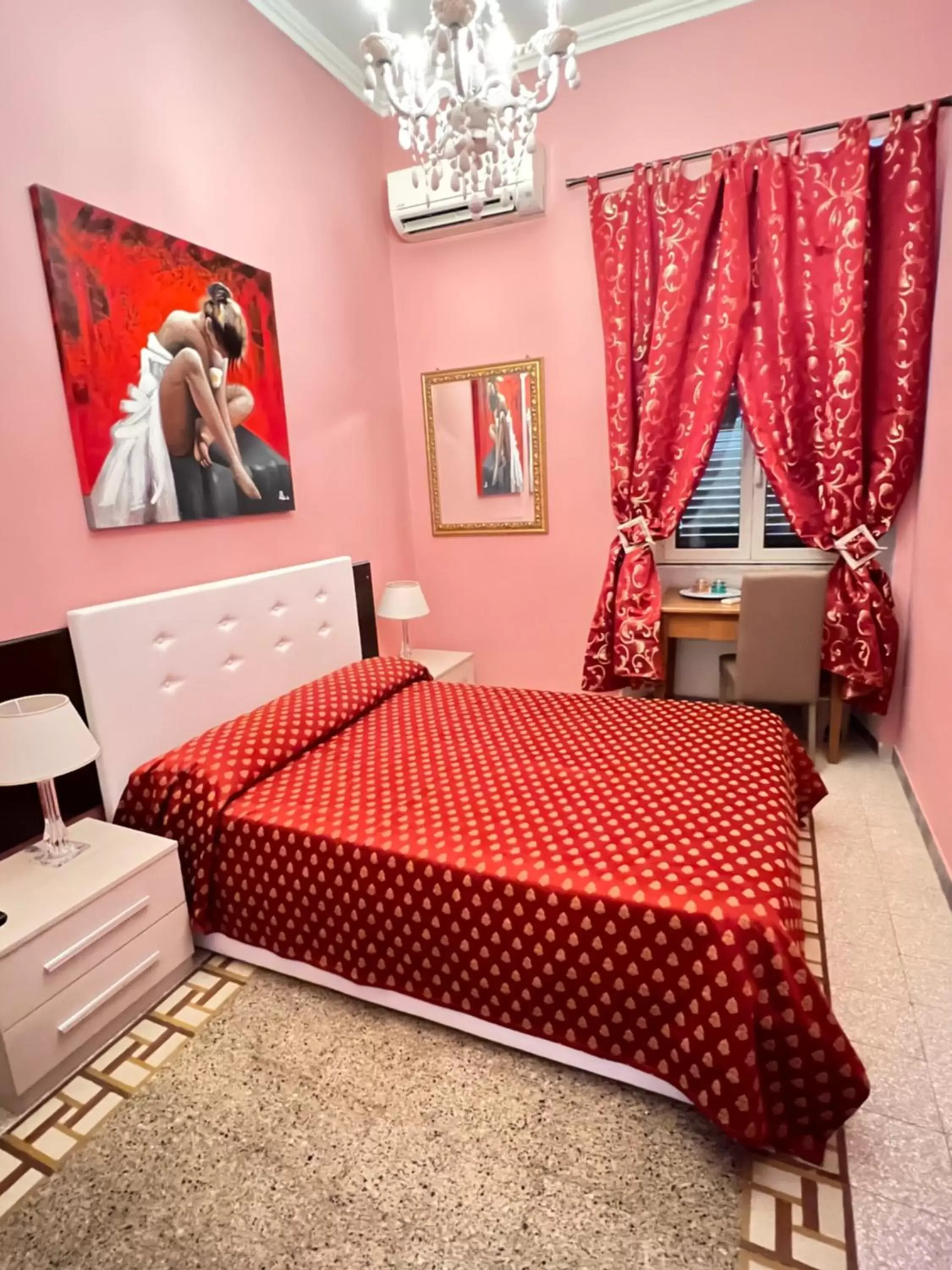 Double Room with Private External Bathroom in Guest House Biondi Double Room with Private External Bathroom in Guest House Biondi