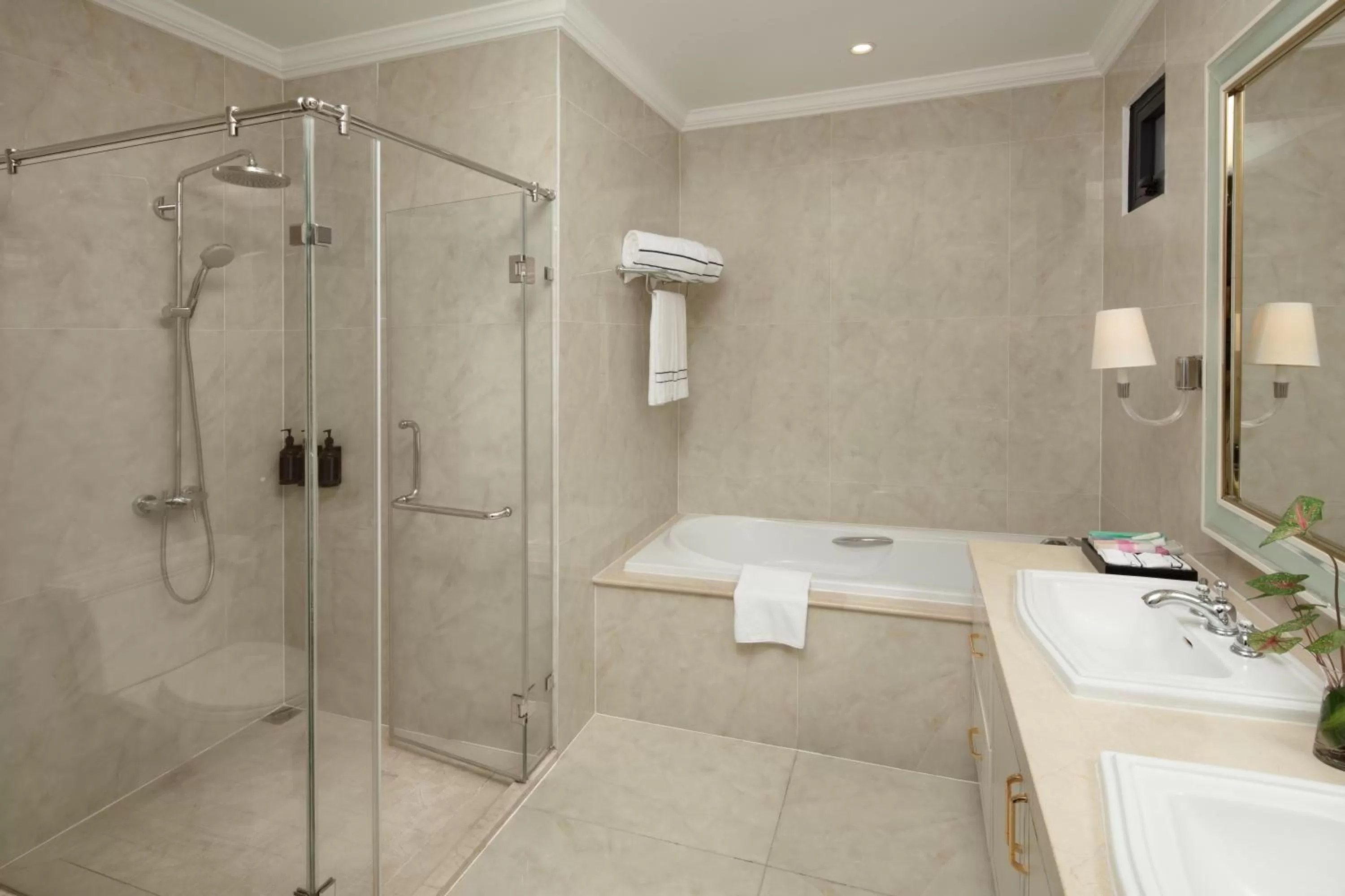 Bathroom in Meliá Vinpearl Cam Ranh Beach Resort