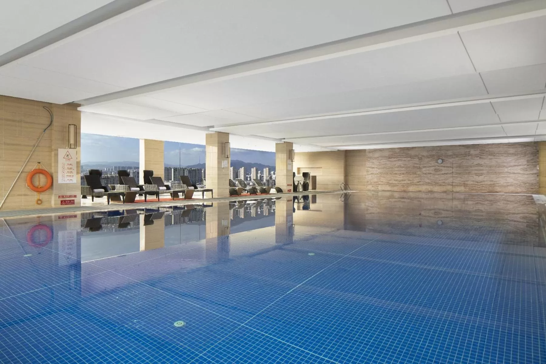 Swimming pool in Zhejiang Taizhou Marriott Hotel