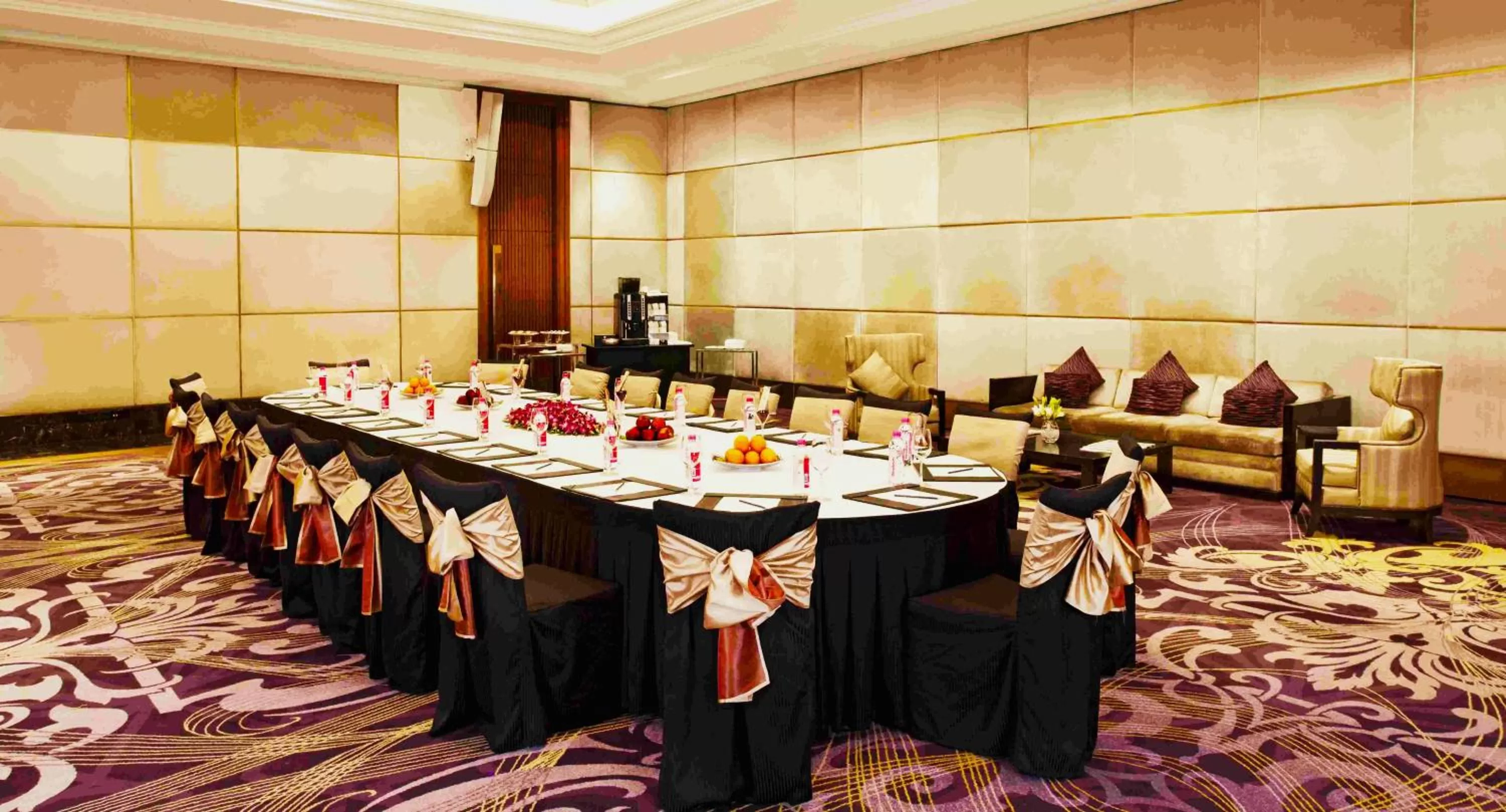 Meeting/conference room in Holiday Inn New Delhi Mayur Vihar Noida by IHG