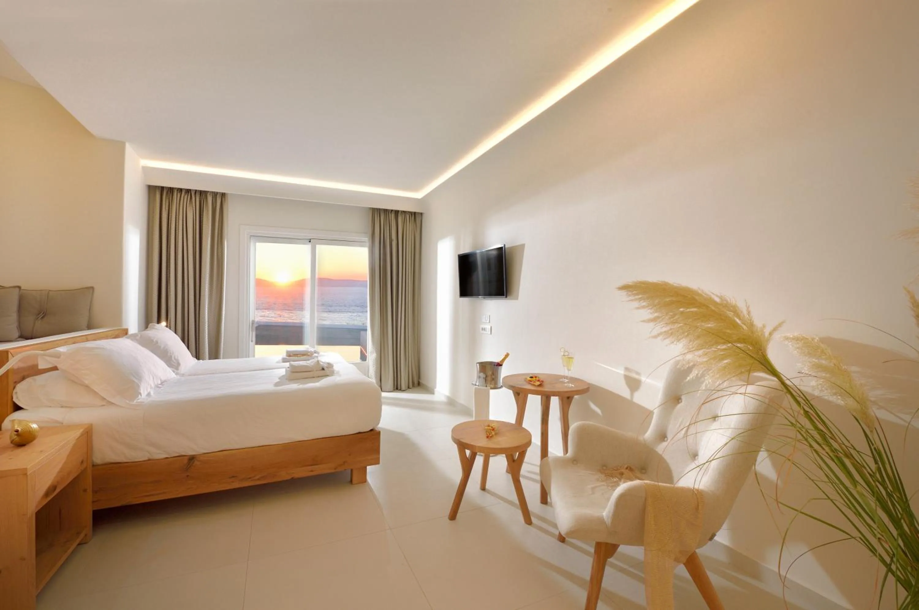 Photo of the whole room, Bed in Anax Resort and Spa