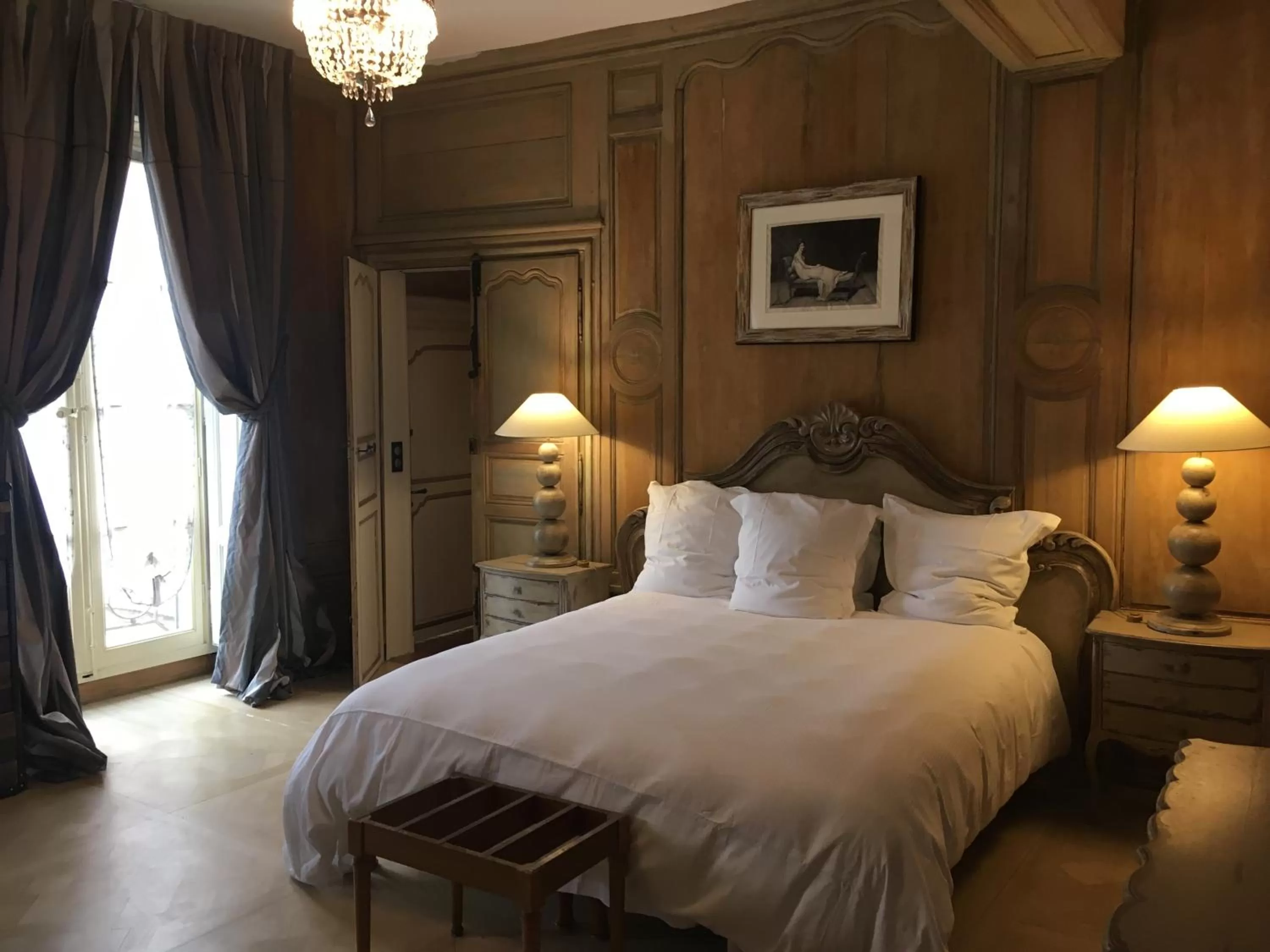 Photo of the whole room, Bed in Demeure des Vieux Bains