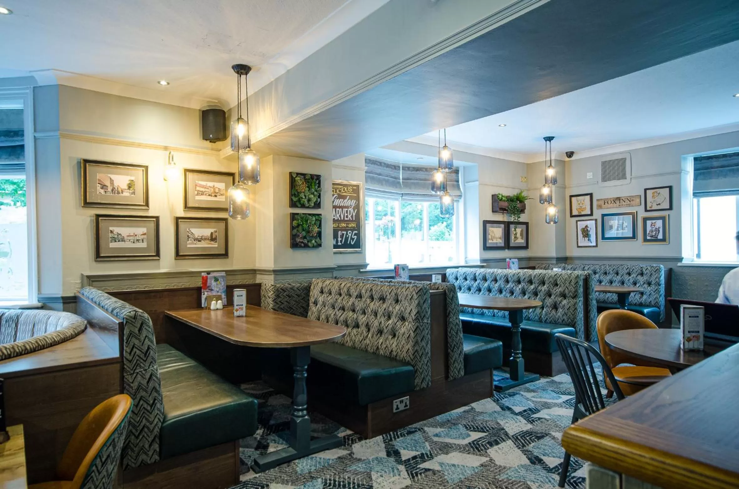 Dining area in Fox Inn