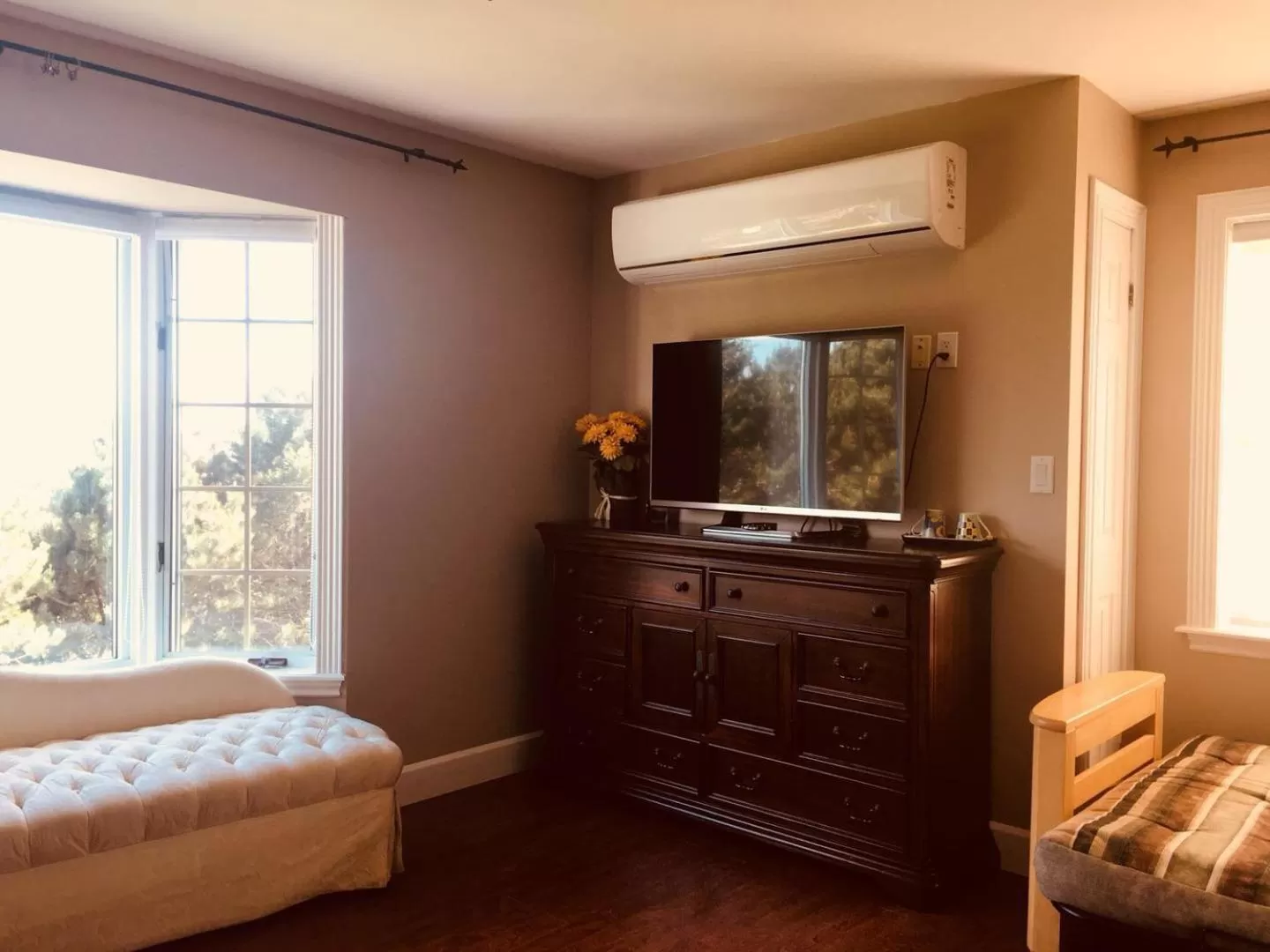 Bed in Seaview White House