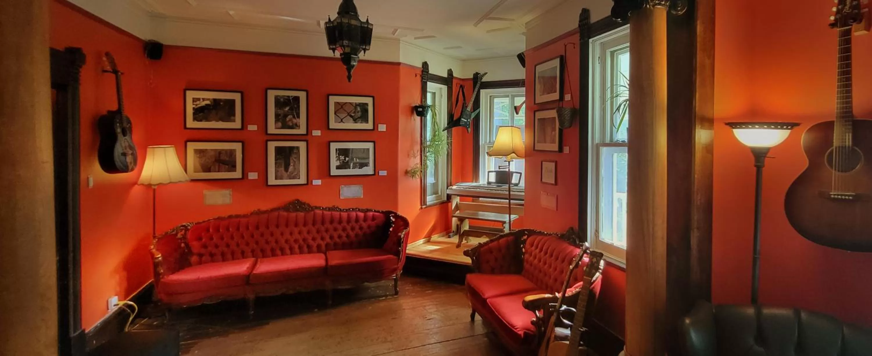 Living room in Le Salon des Inconnus