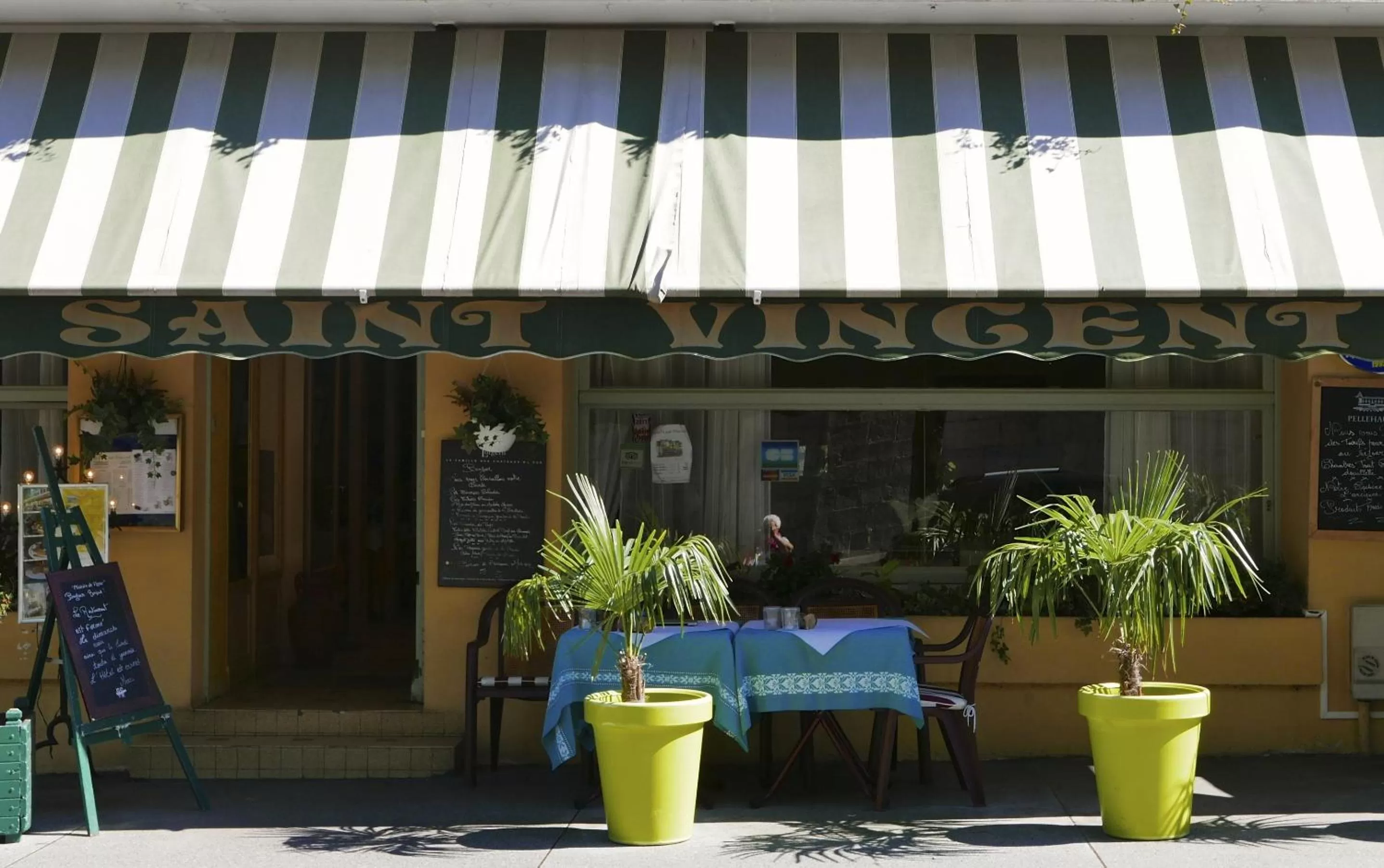 Patio in Hôtel Saint Vincent
