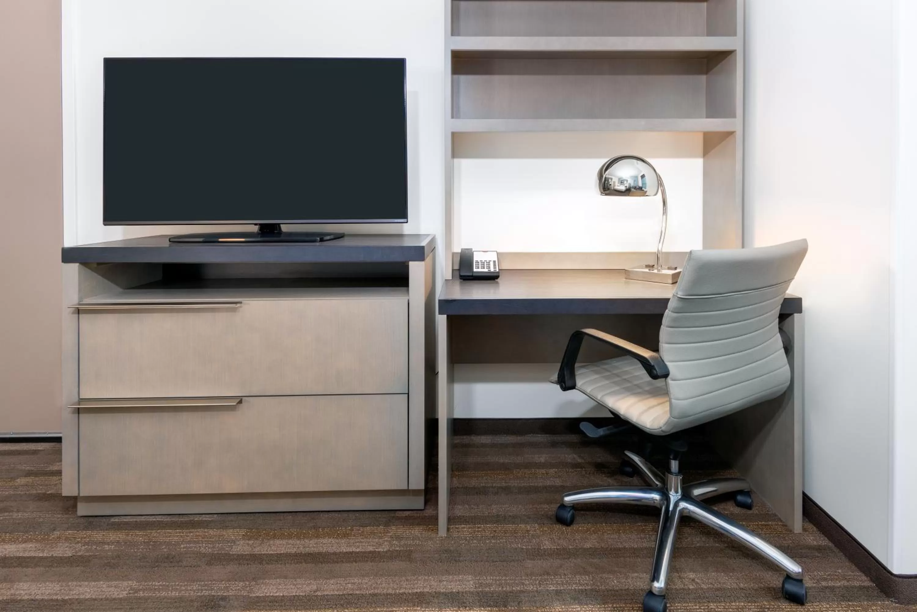 TV and multimedia in Hyatt House Tampa Airport/Westshore