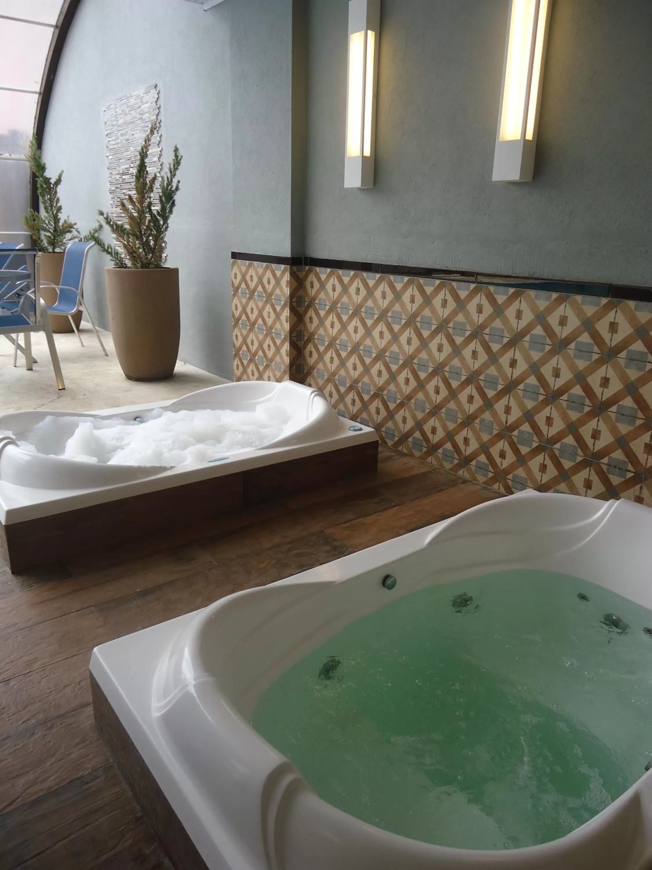 Hot Tub in Hotel Serra Nevada