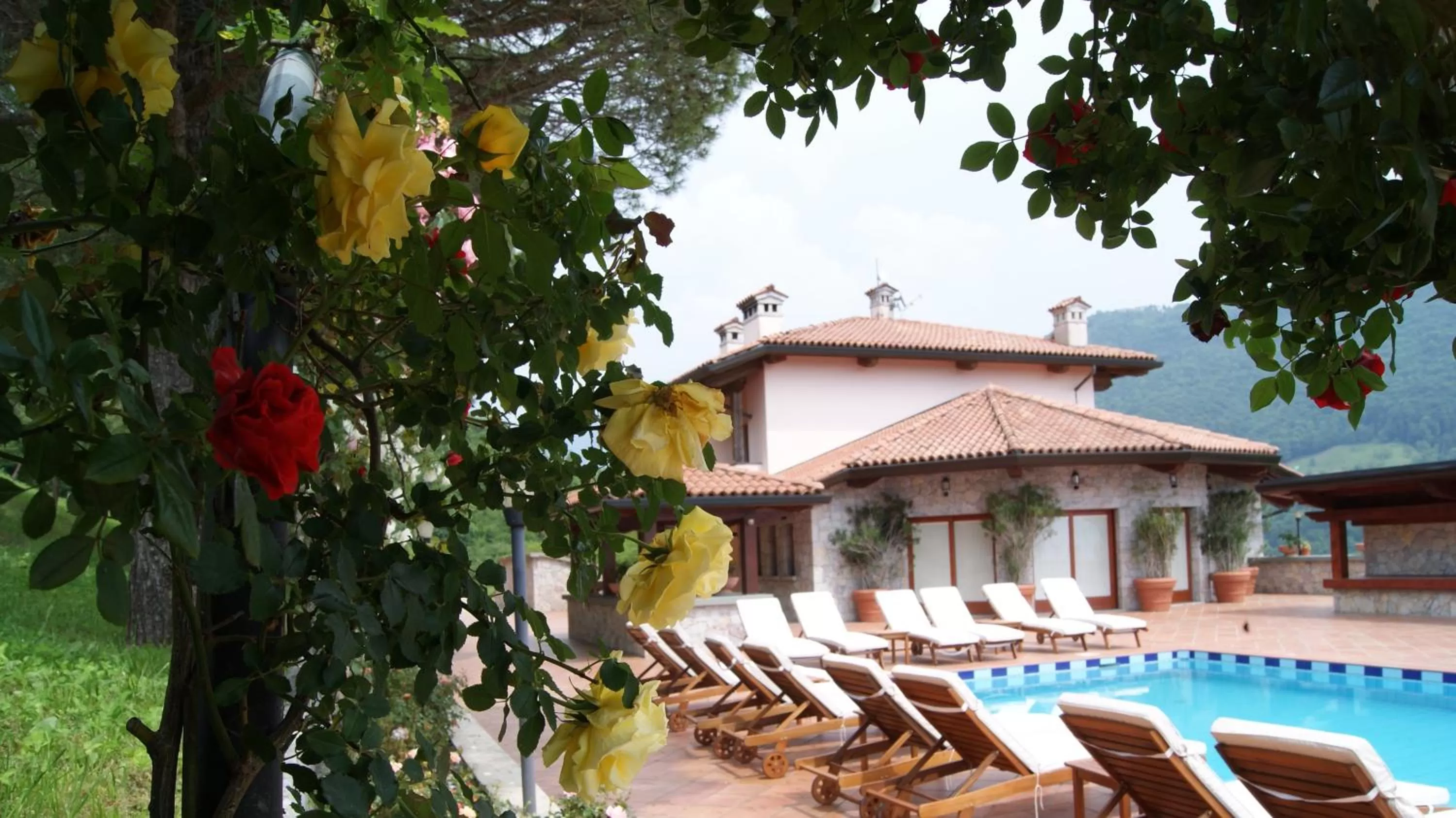 Swimming pool in Resort Ninfea San Pellegrino Terme