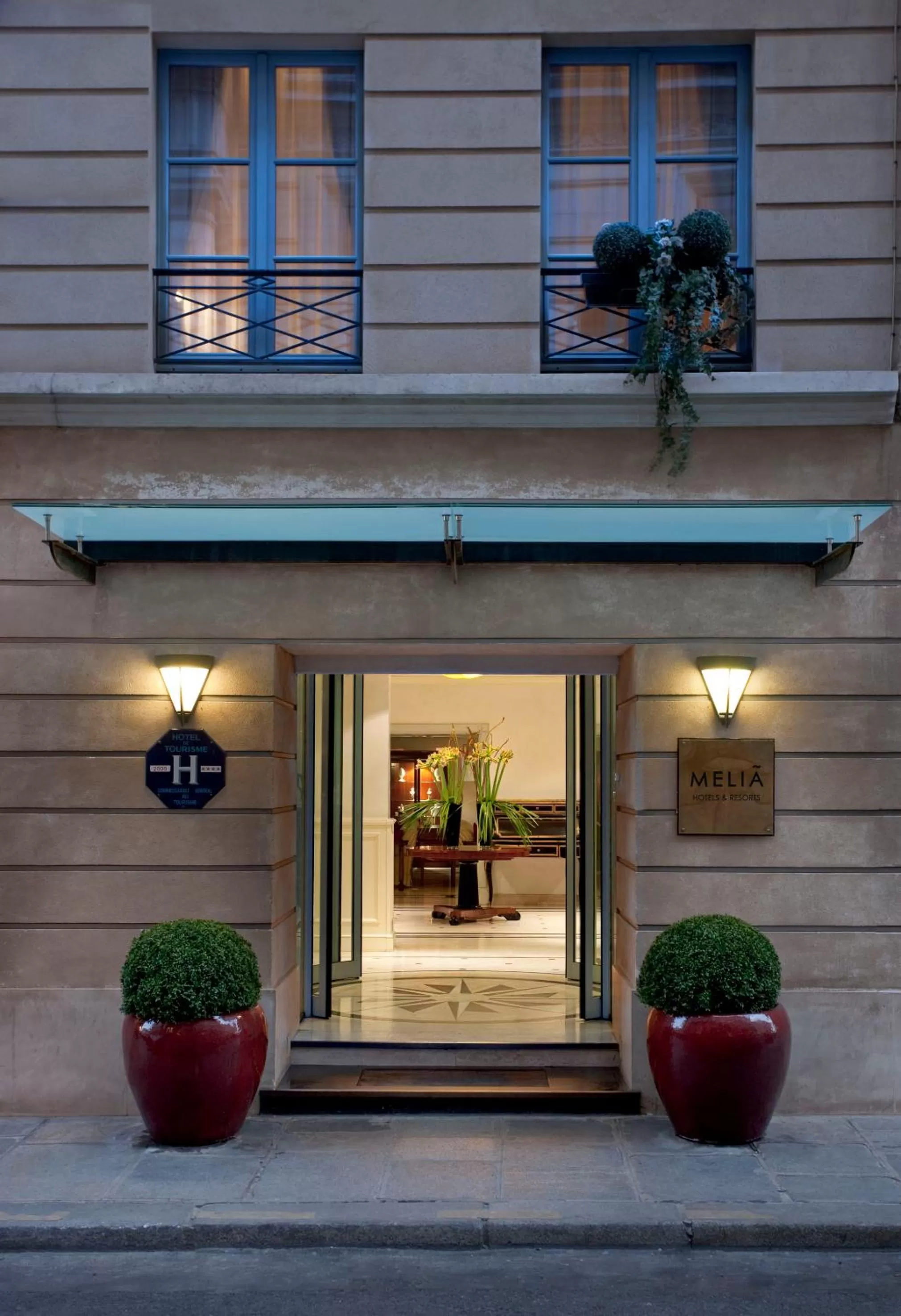 Facade/entrance in Meliá Paris Vendôme
