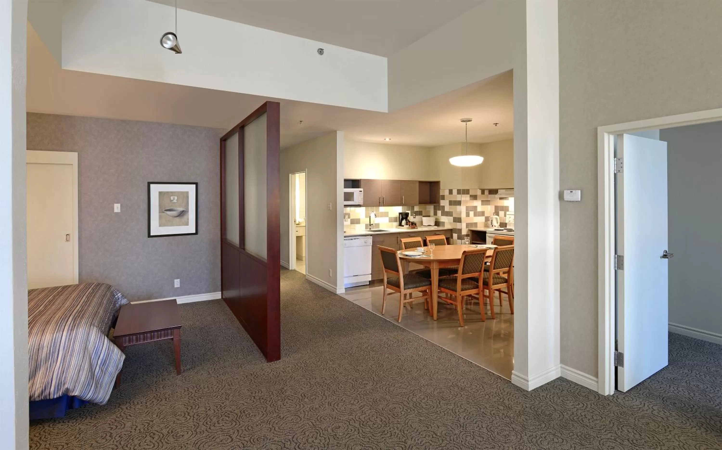 Photo of the whole room in Le Square Phillips Hôtel & Suites