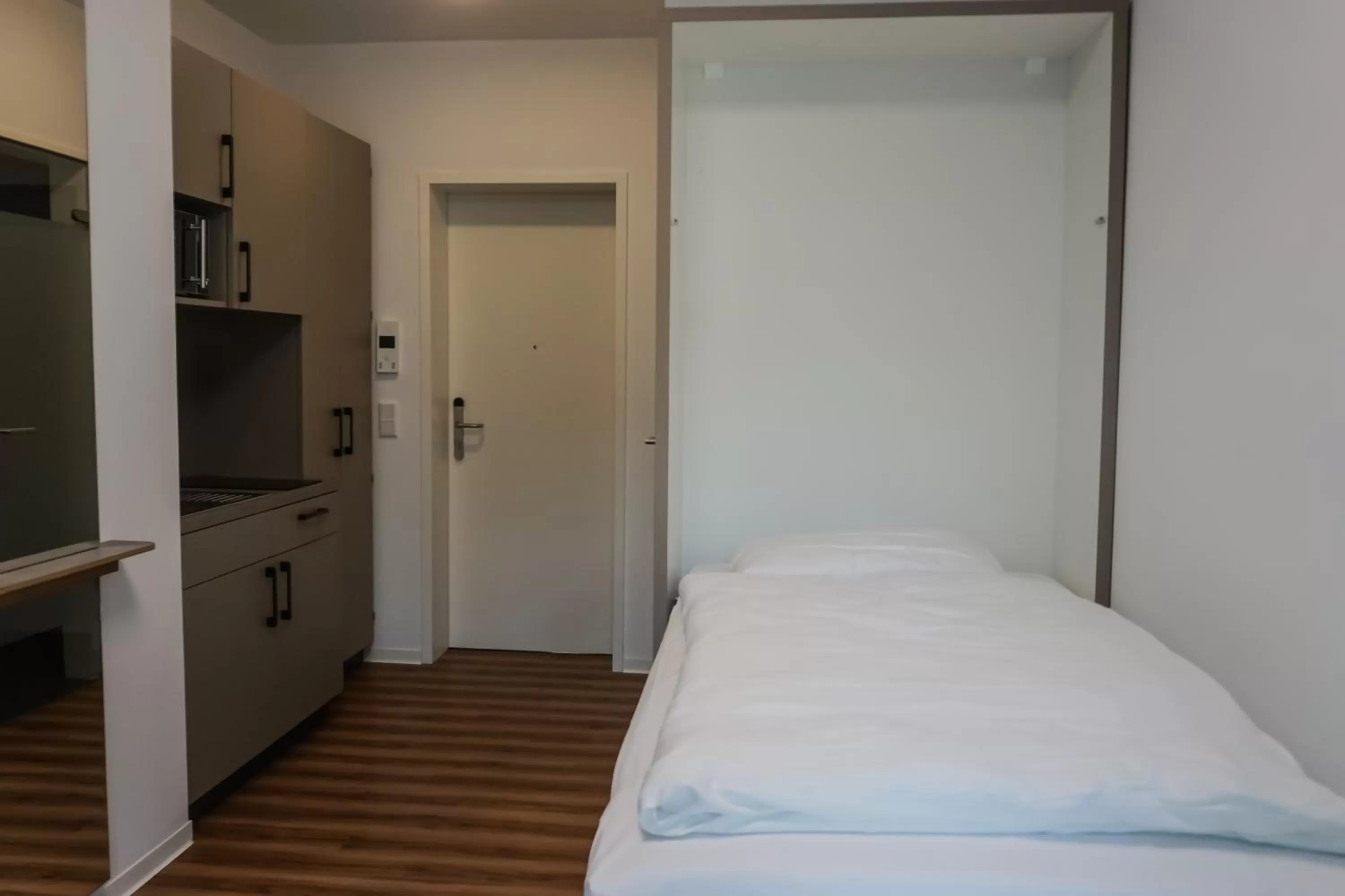 Photo of the whole room, Bed in nicetostay