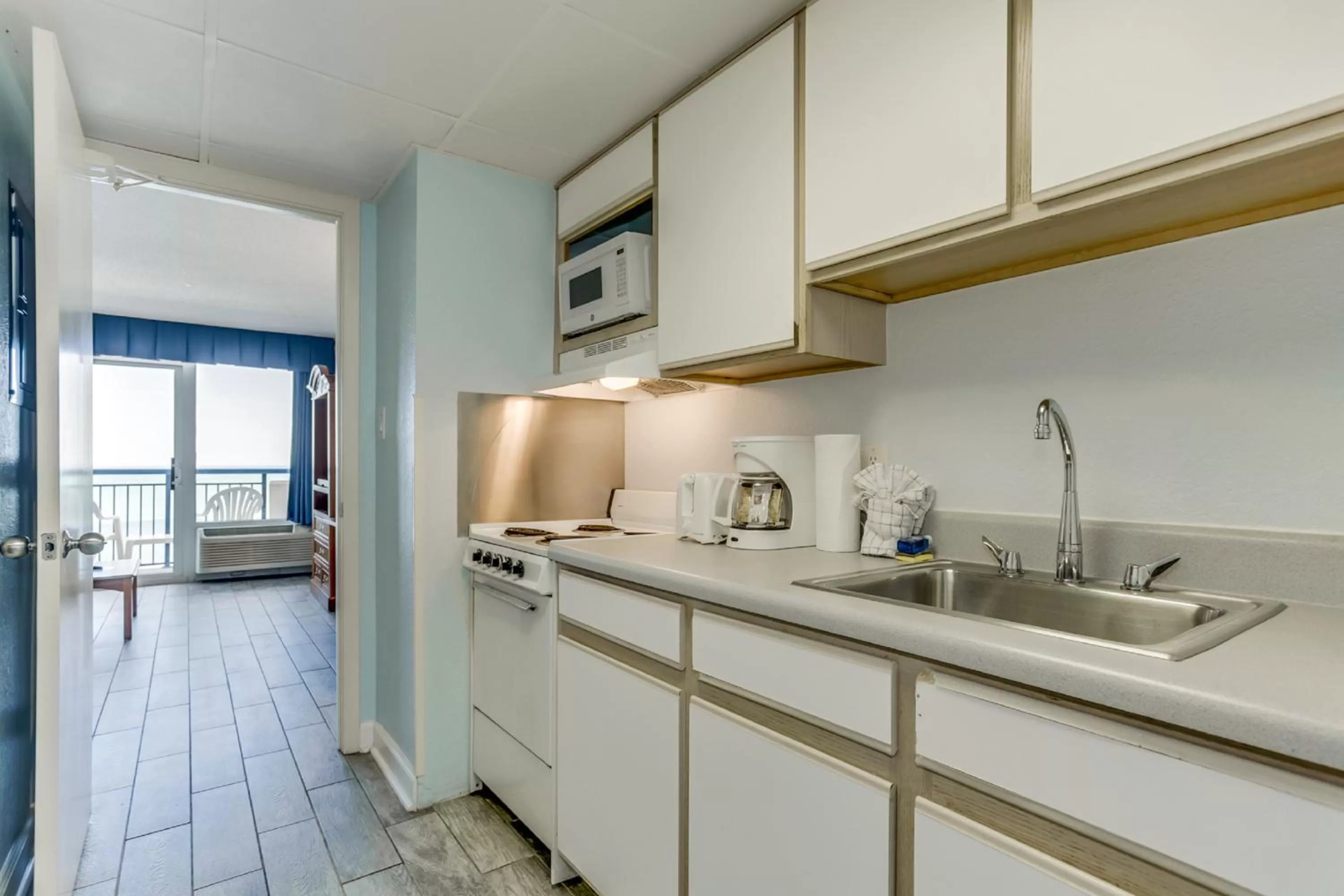 Kitchen or kitchenette in Oceanfront Paradise in the Heart of Myrtle Beach