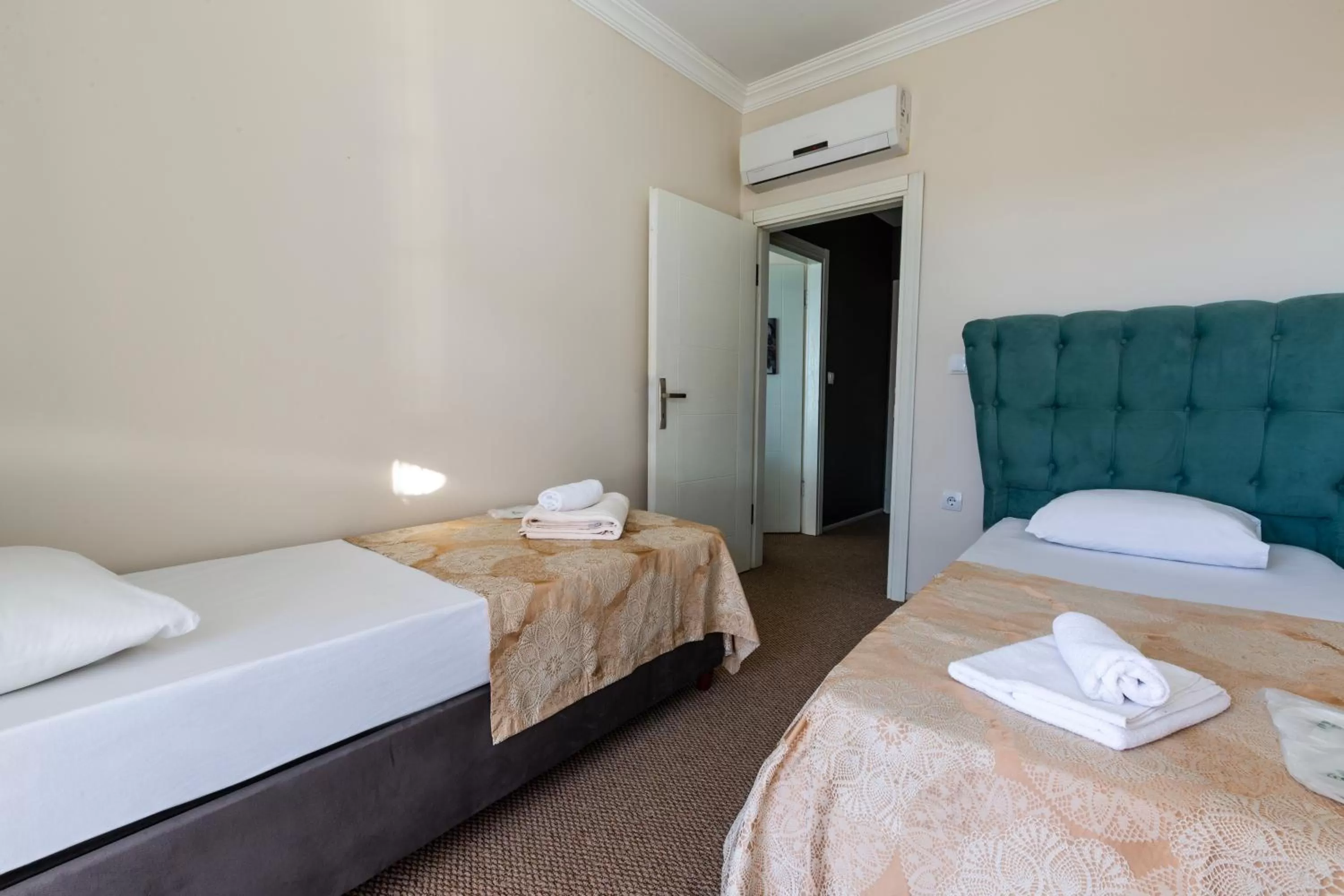 Bed in Bikka&Asell Suite Hotel