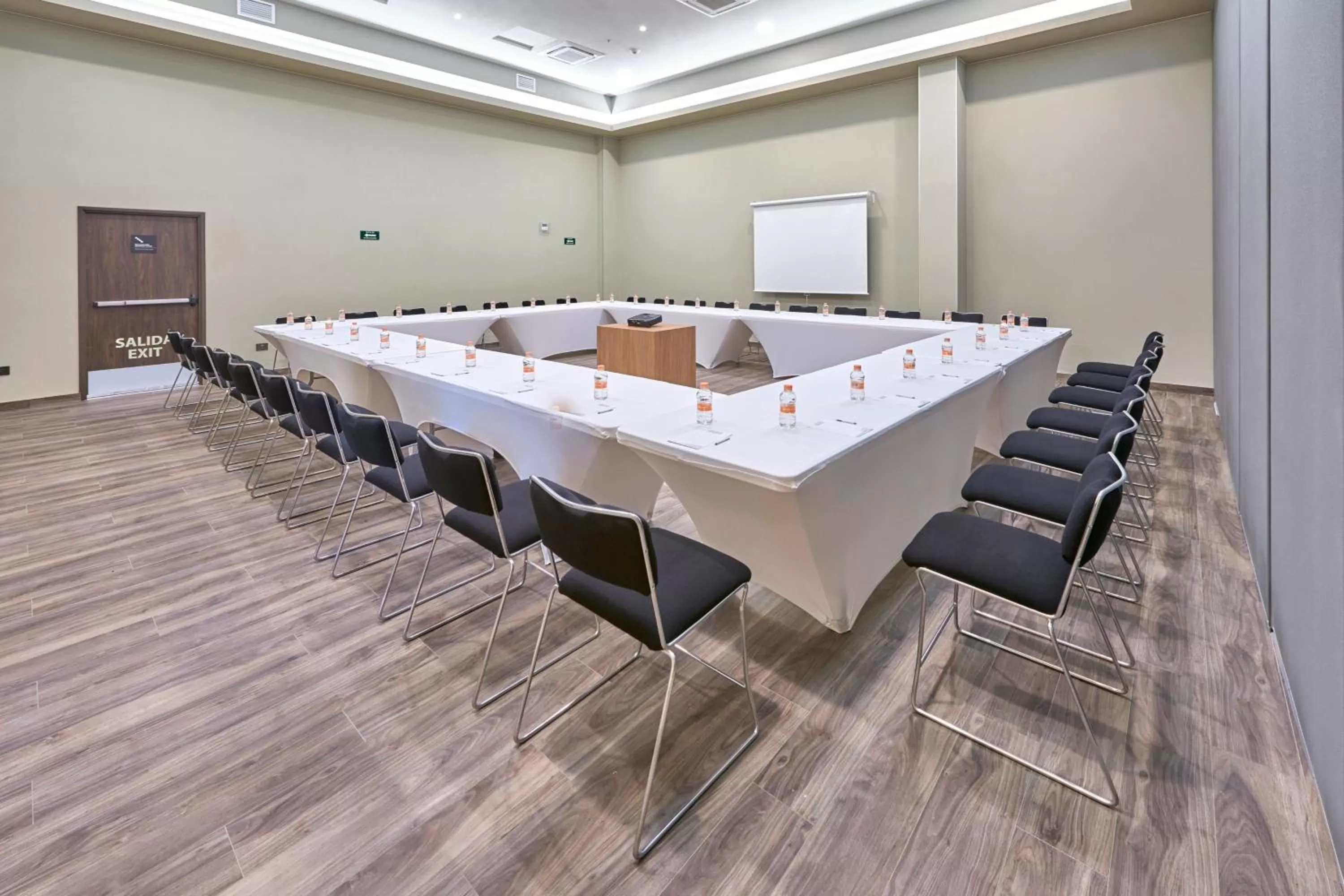 Meeting/conference room in City Express Plus by Marriott Leon Centro de Convenciones