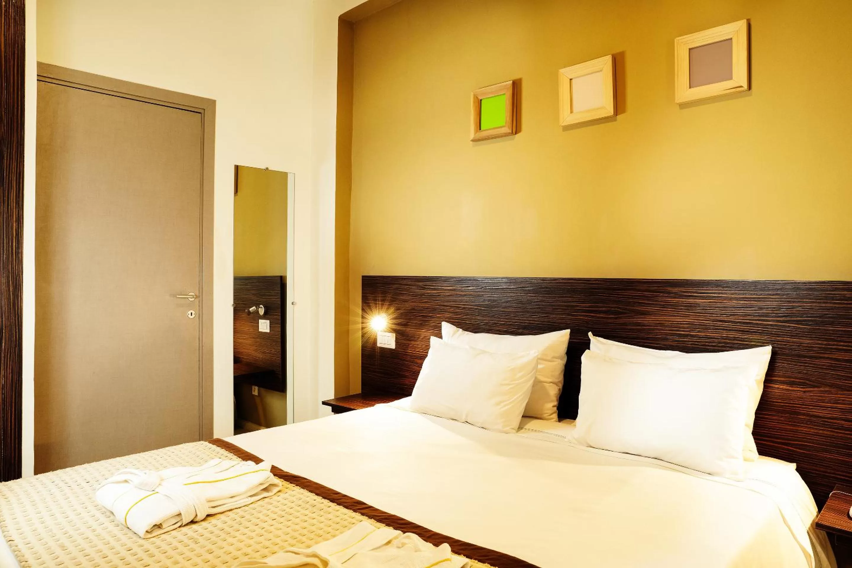 Bedroom, Bed in Hotel La Villette