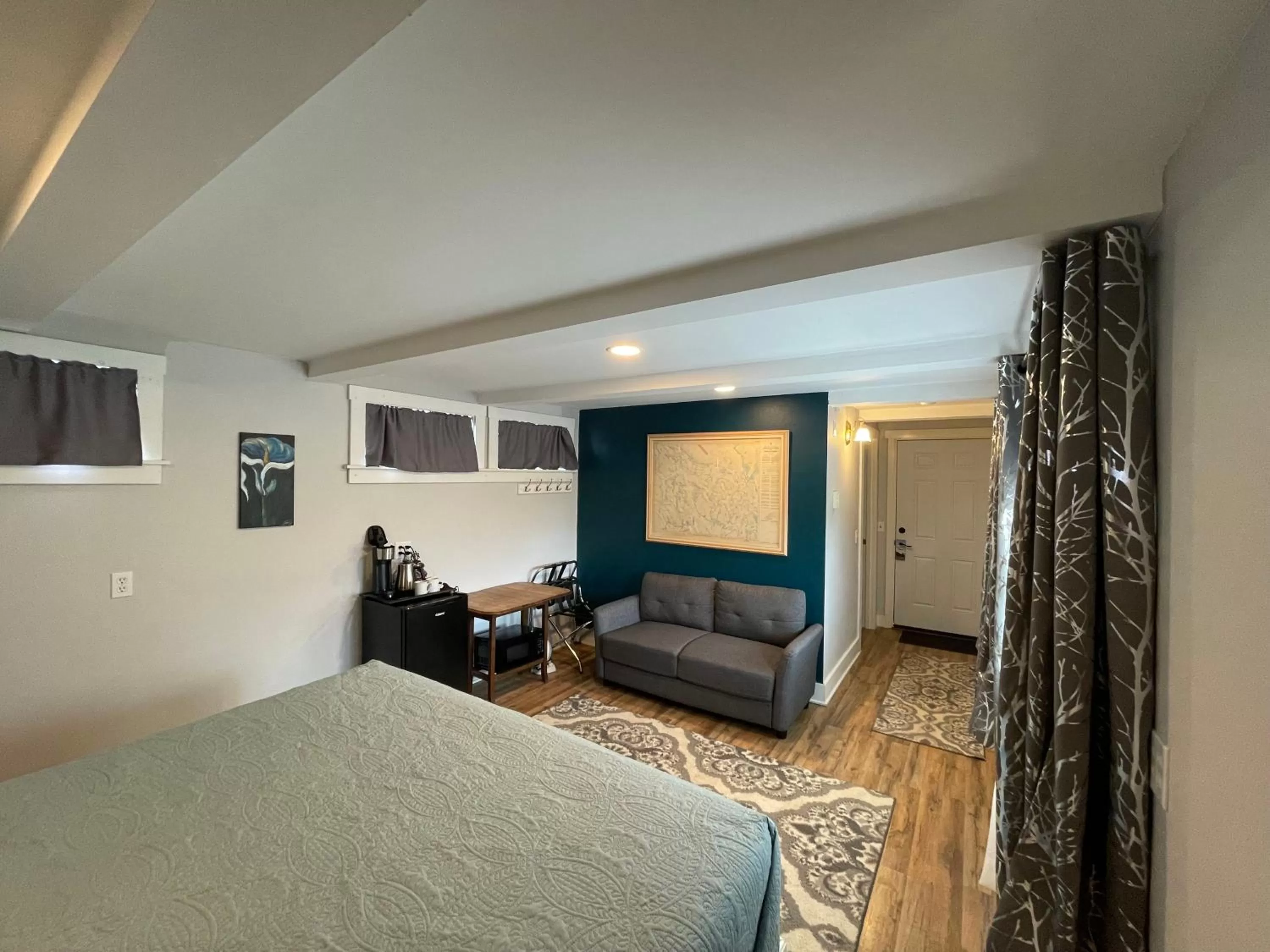 Bed in The Edenwild Boutique Inn