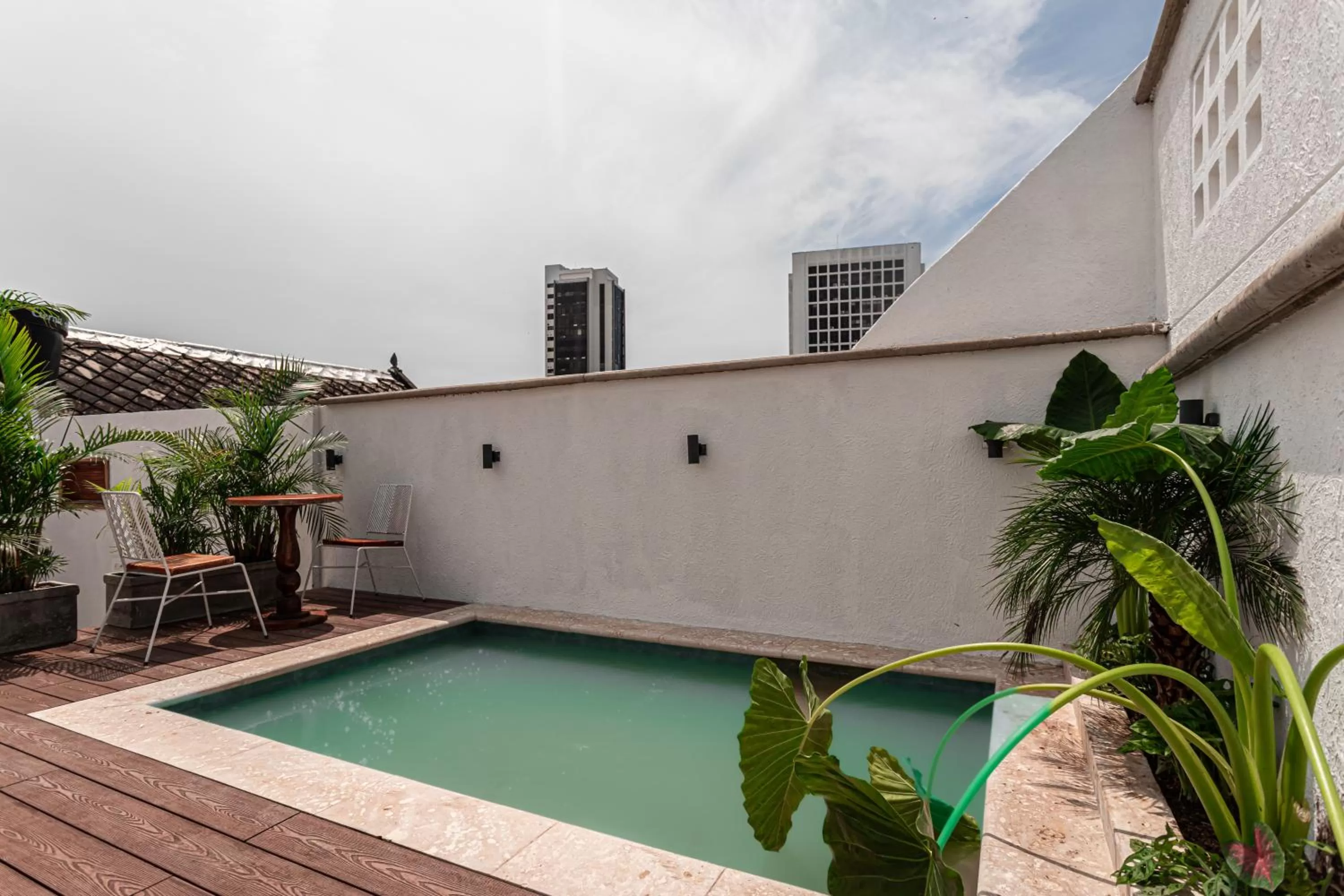 Property building in Soy Local Insignia