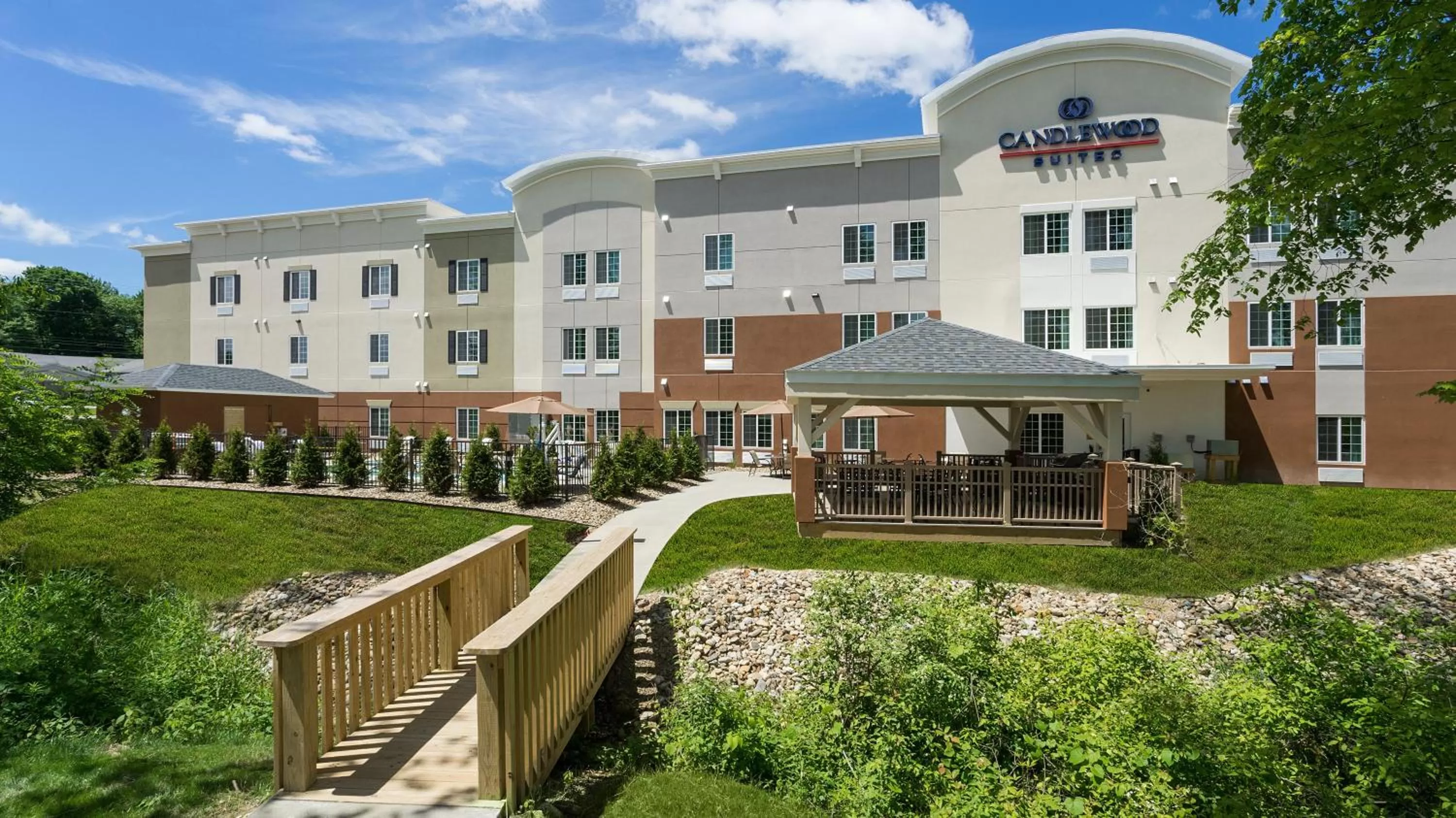 Property building in Candlewood Suites Grove City - Outlet Center by IHG