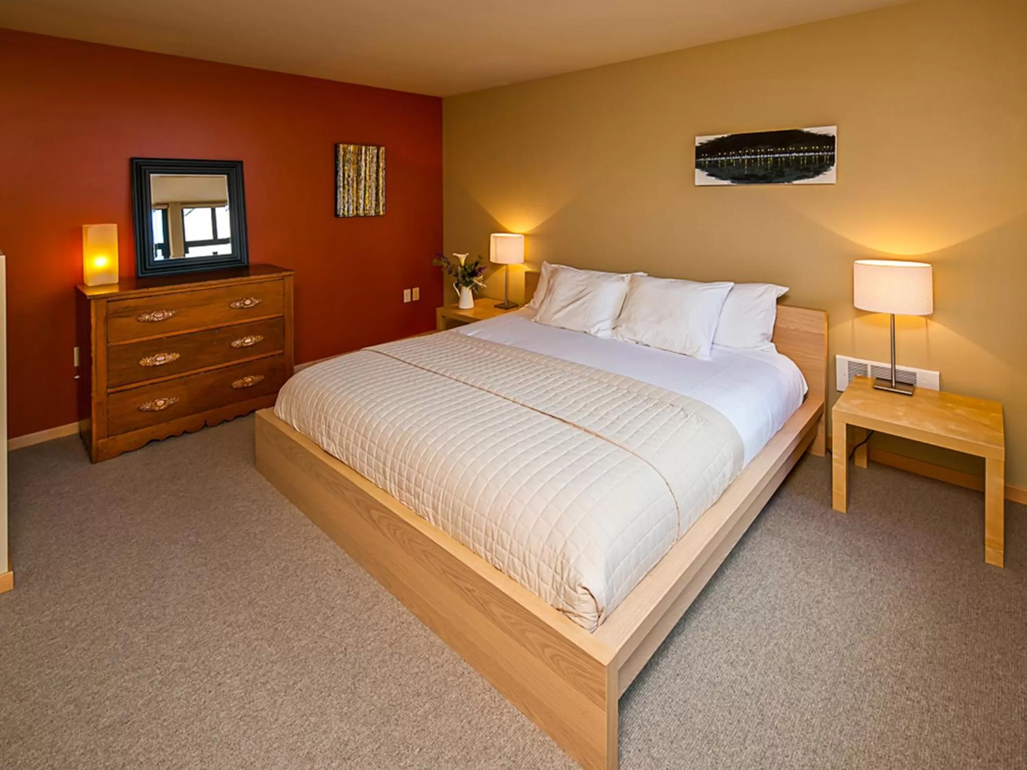 Standard One-Bedroom Apartment in Island Inn at 123 West