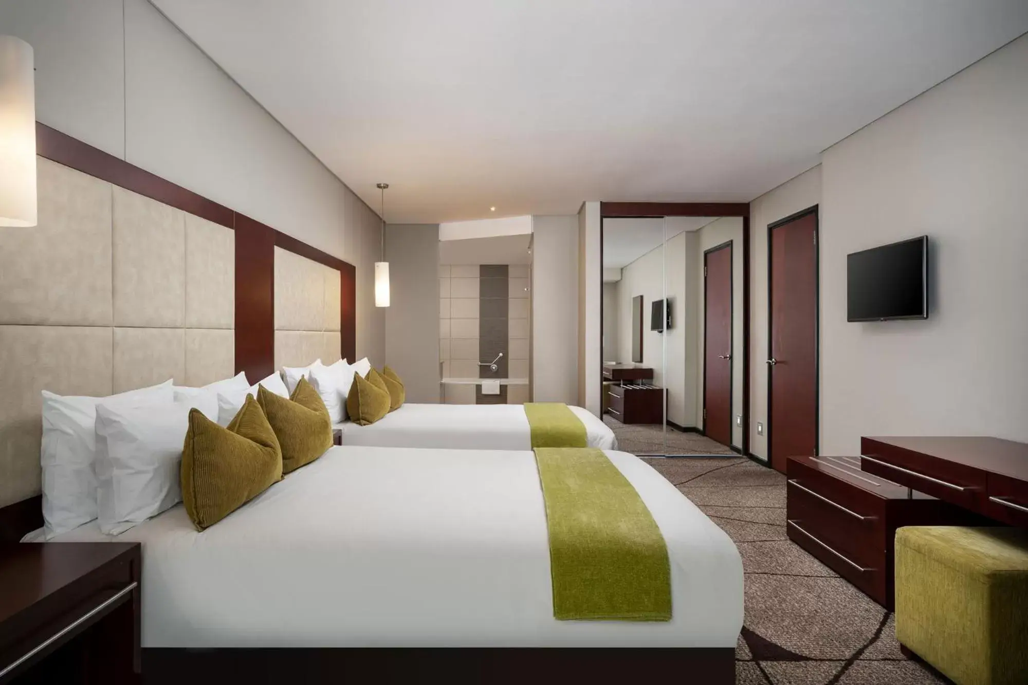 Executive Suite with Two Double Beds in Premier Hotel East London ICC Executive Suite with Two Double Beds in Premier Hotel East London ICC