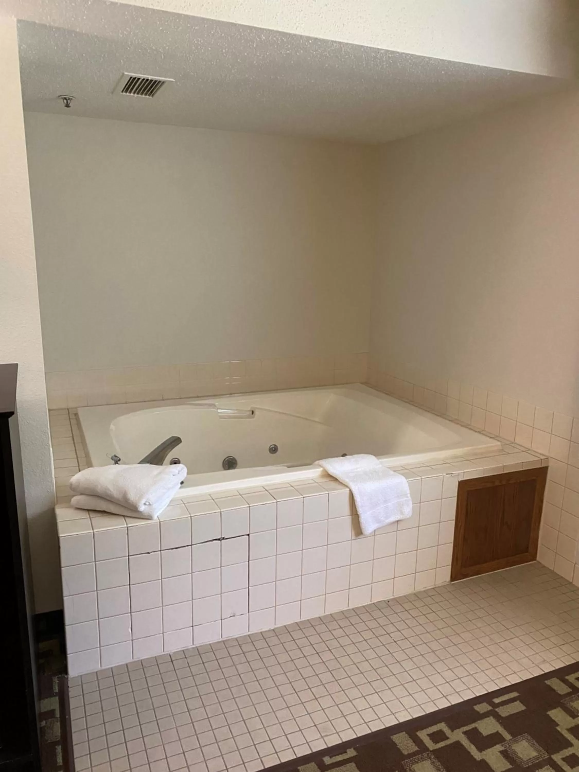 Super 8 by Wyndham Independence IA