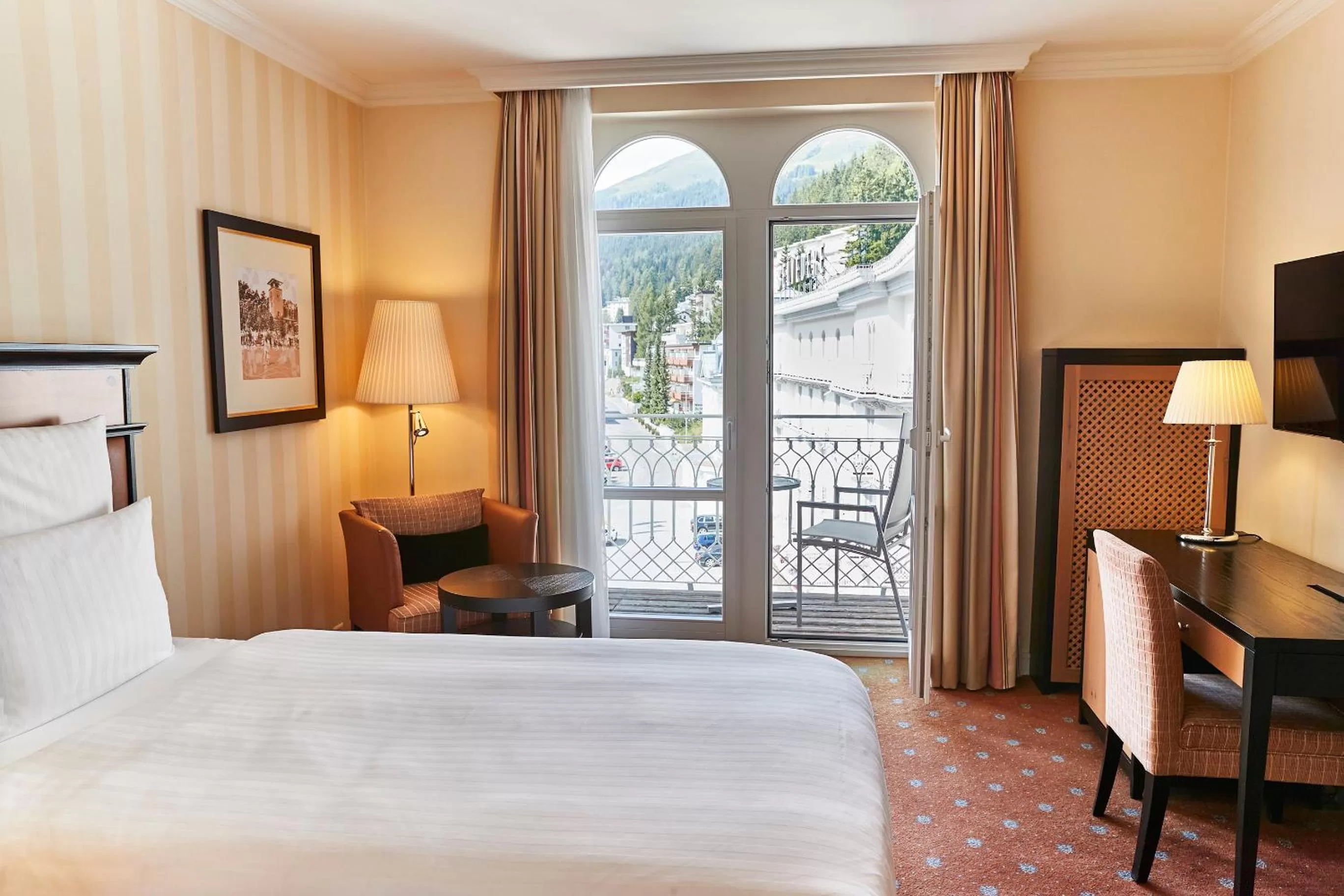 Bedroom, Bed in Steigenberger Icon Grandhotel Belvédère