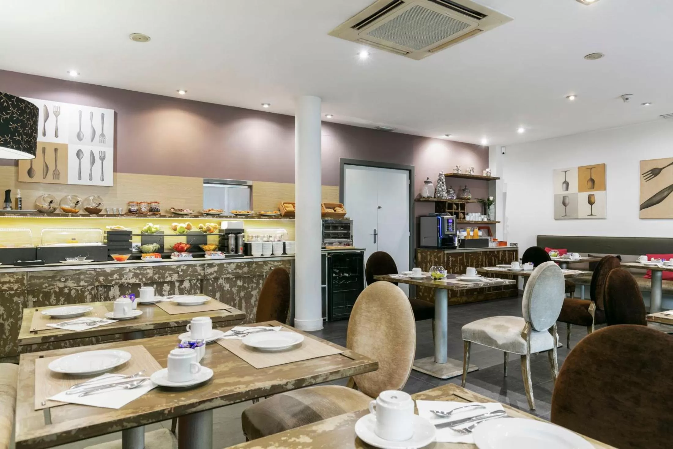 Restaurant/places to eat in Globales Acis y Galatea