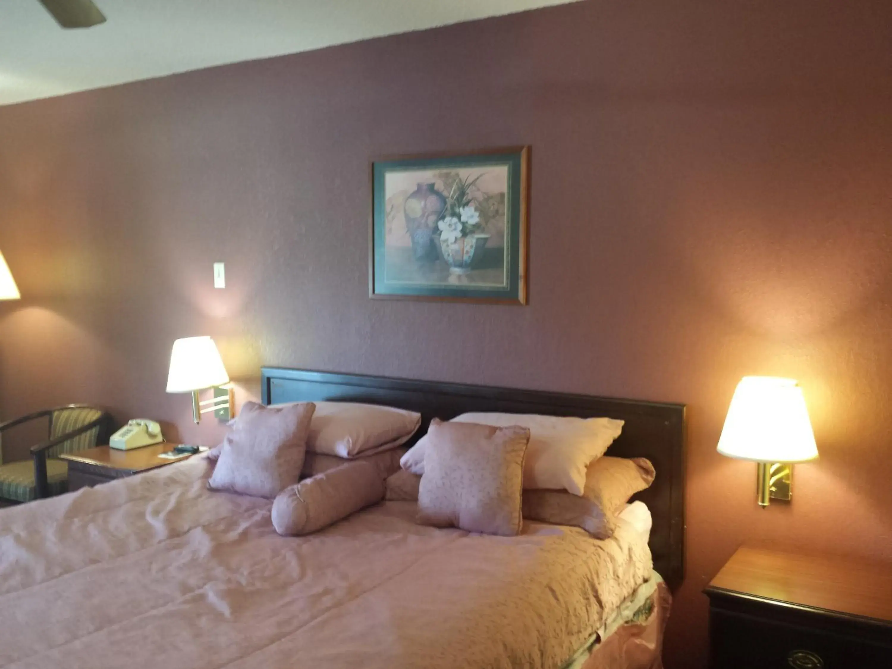 King Room with Spa Bath in First Western Inn - Fairmont City King Room with Spa Bath in First Western Inn - Fairmont City