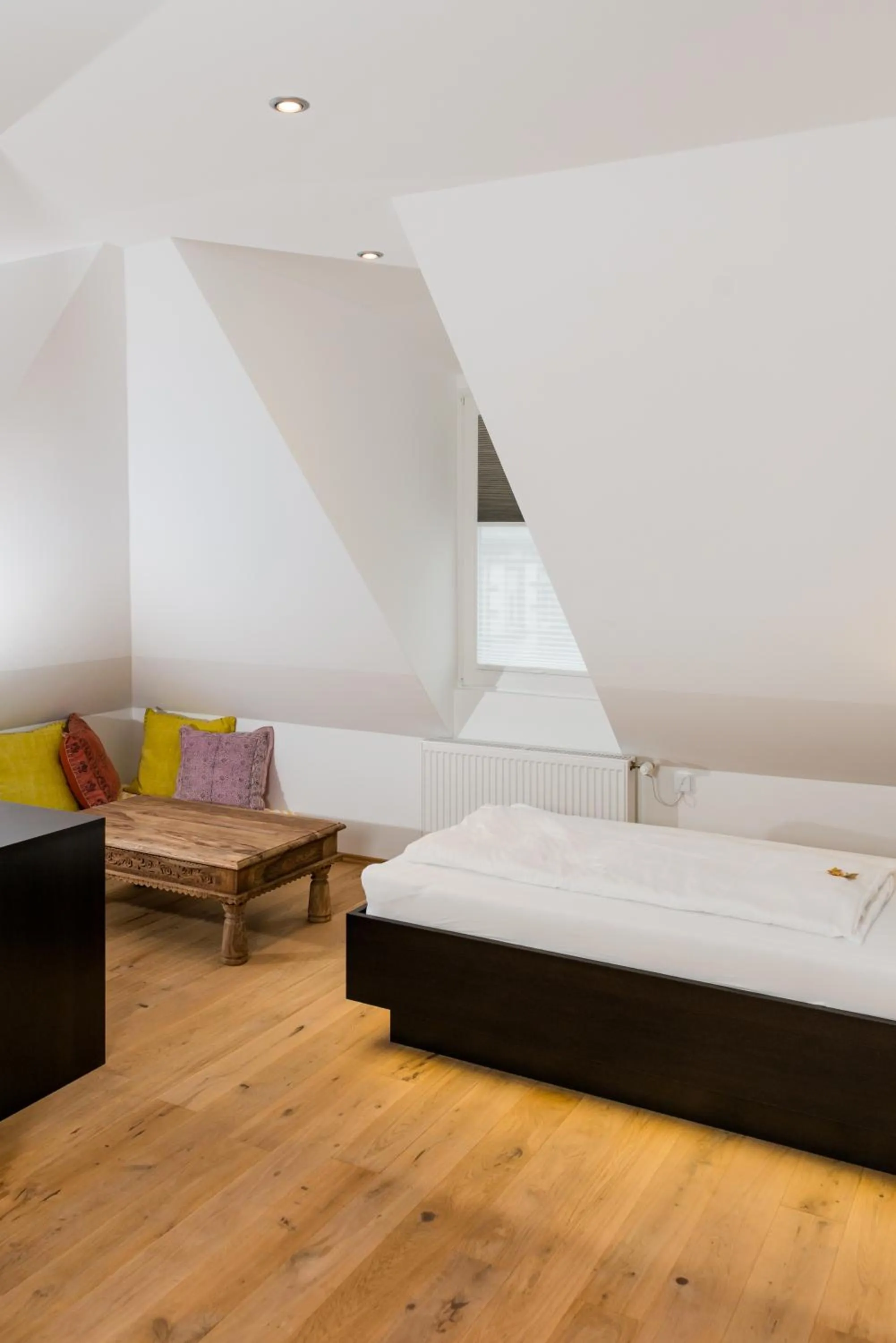 Photo of the whole room, Bed in The Heidelberg Exzellenz Hotel